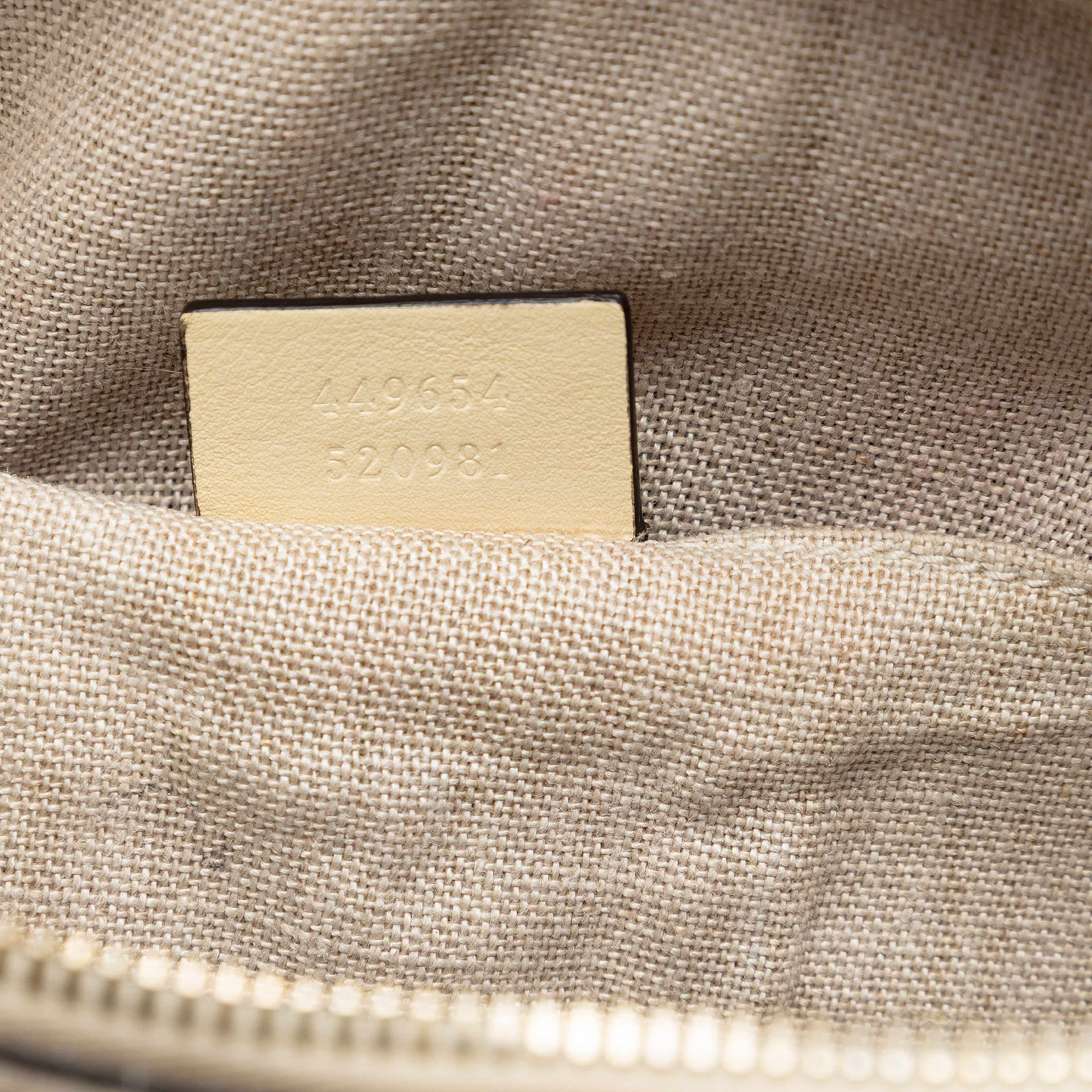 Gucci Mini Microguccissima Dome Satchel, från Luxclusif, i färgen vit. Klicka för att öppna bilden i stort format