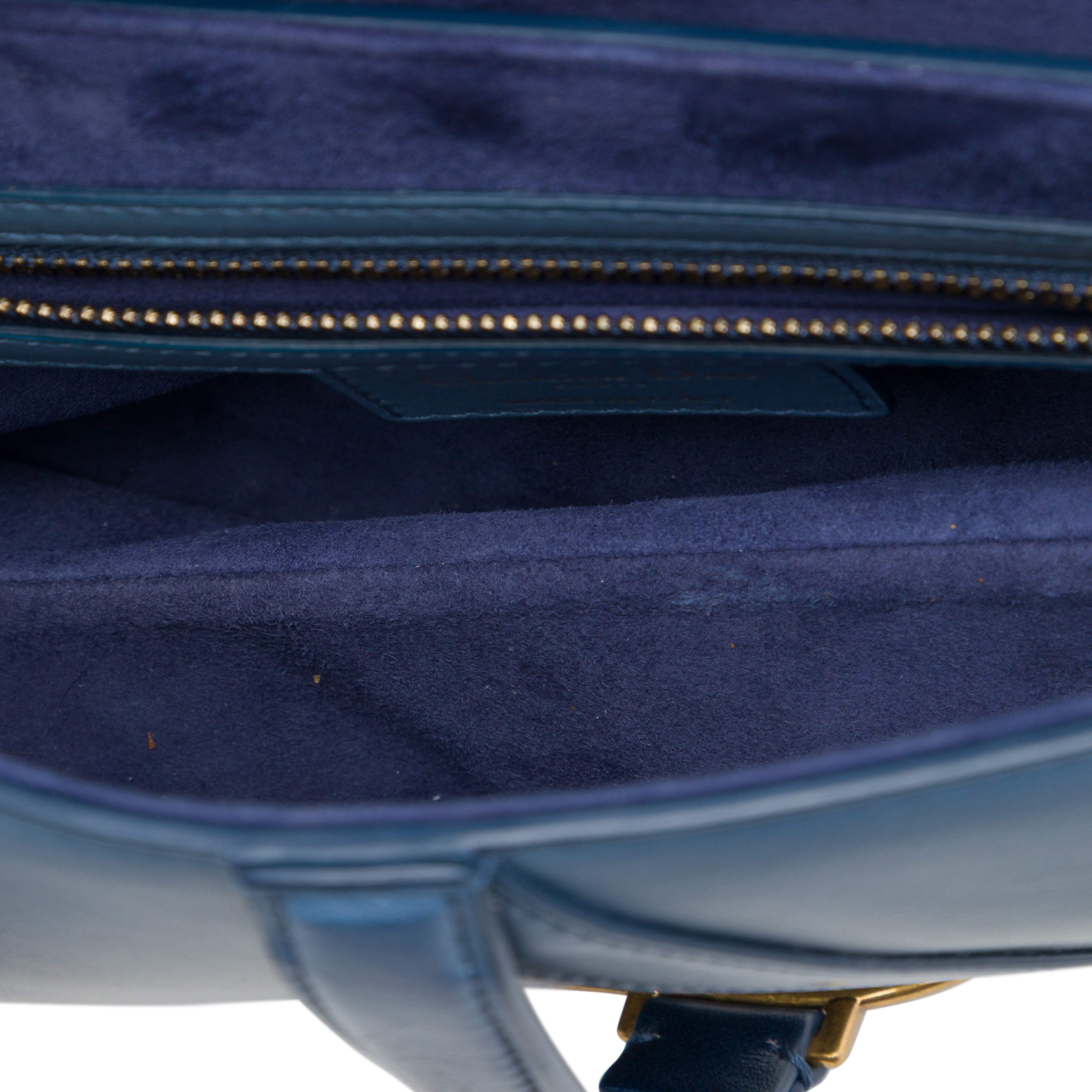 Dior Gradient Calfskin Saddle Bag, från Luxclusif, i färgen blå. Klicka för att öppna bilden i stort format