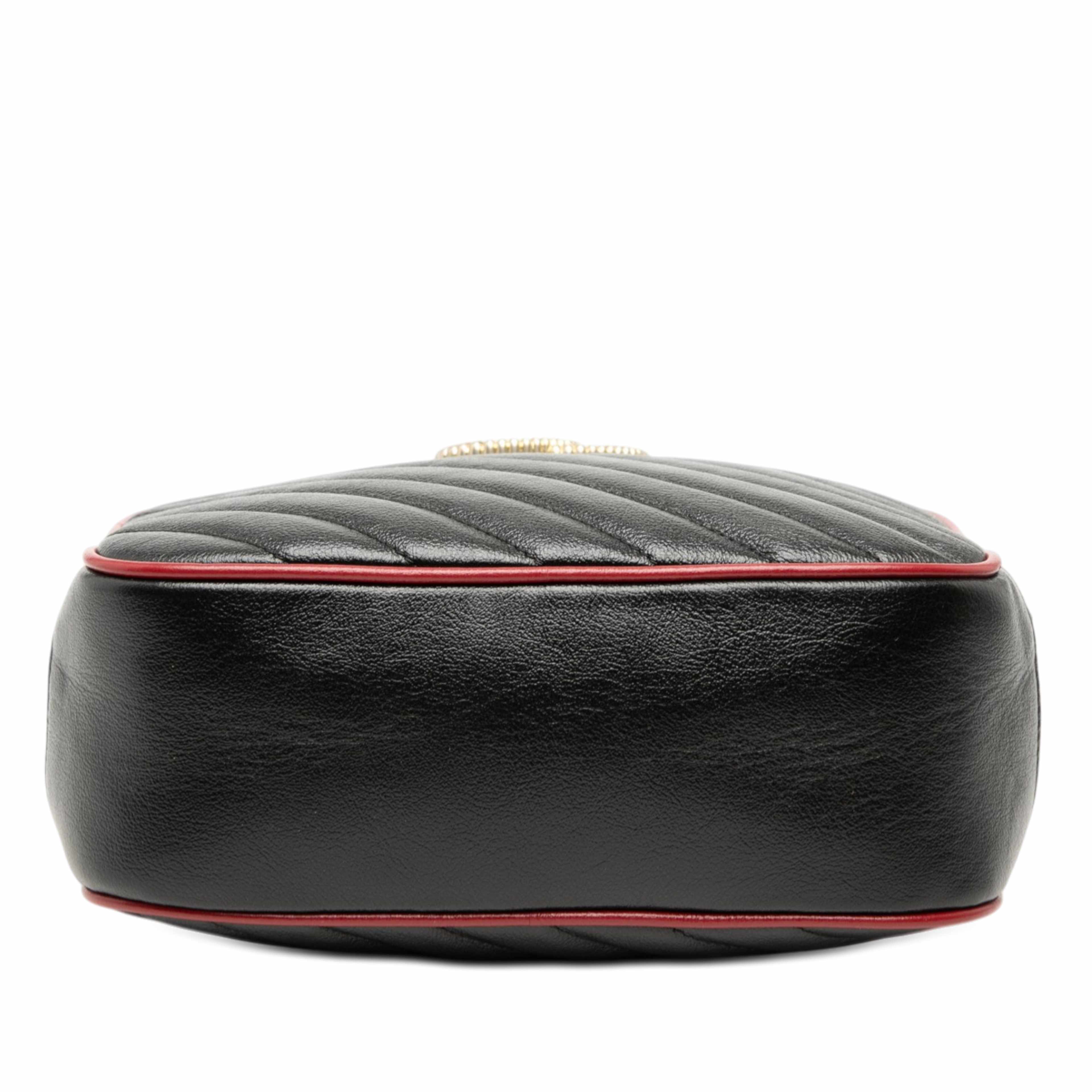 Gucci Small Gg Marmont Matelasse Diagonal Leather Torchon Bamboo Satchel, från Luxclusif, i färgen black. Klicka för att öppna bilden i stort format