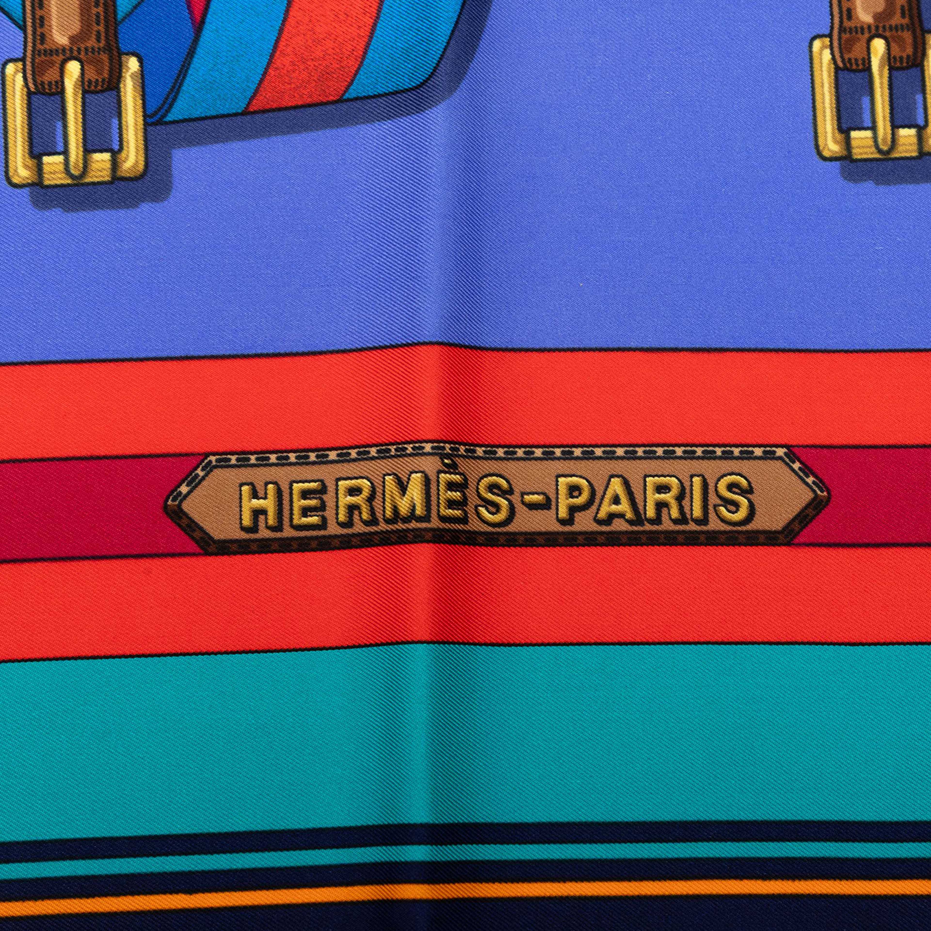 Hermès Les Sangles Silk Scarf 90, från Luxclusif, i färgen blå. Klicka för att öppna bilden i stort format