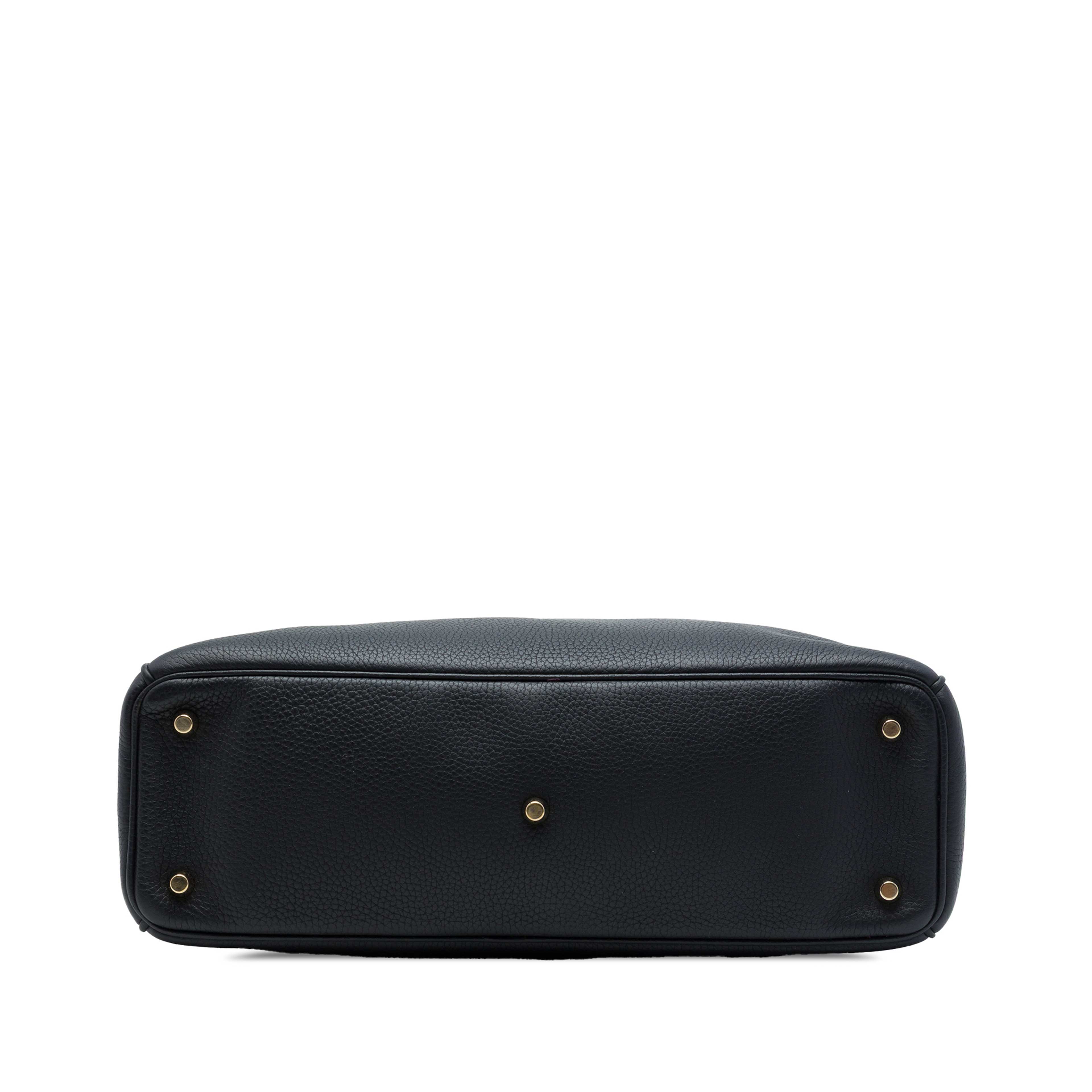 Dior Large Pebbled Calfskin Diorissimo Satchel, från Luxclusif, i färgen svart. Klicka för att öppna bilden i stort format