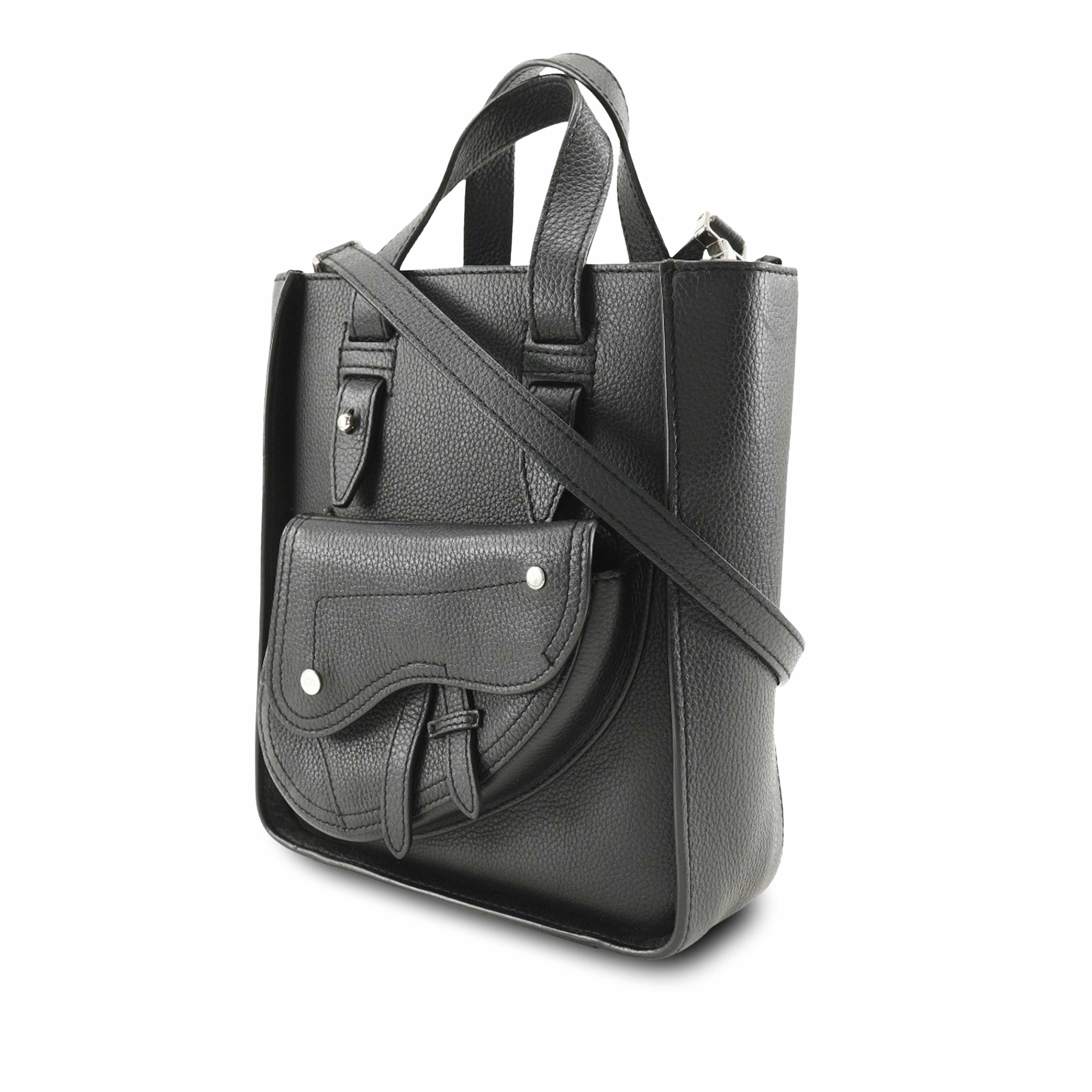 Dior Mini Grained Calfskin Saddle Tote, från Luxclusif, i färgen black. Klicka för att öppna bilden i stort format