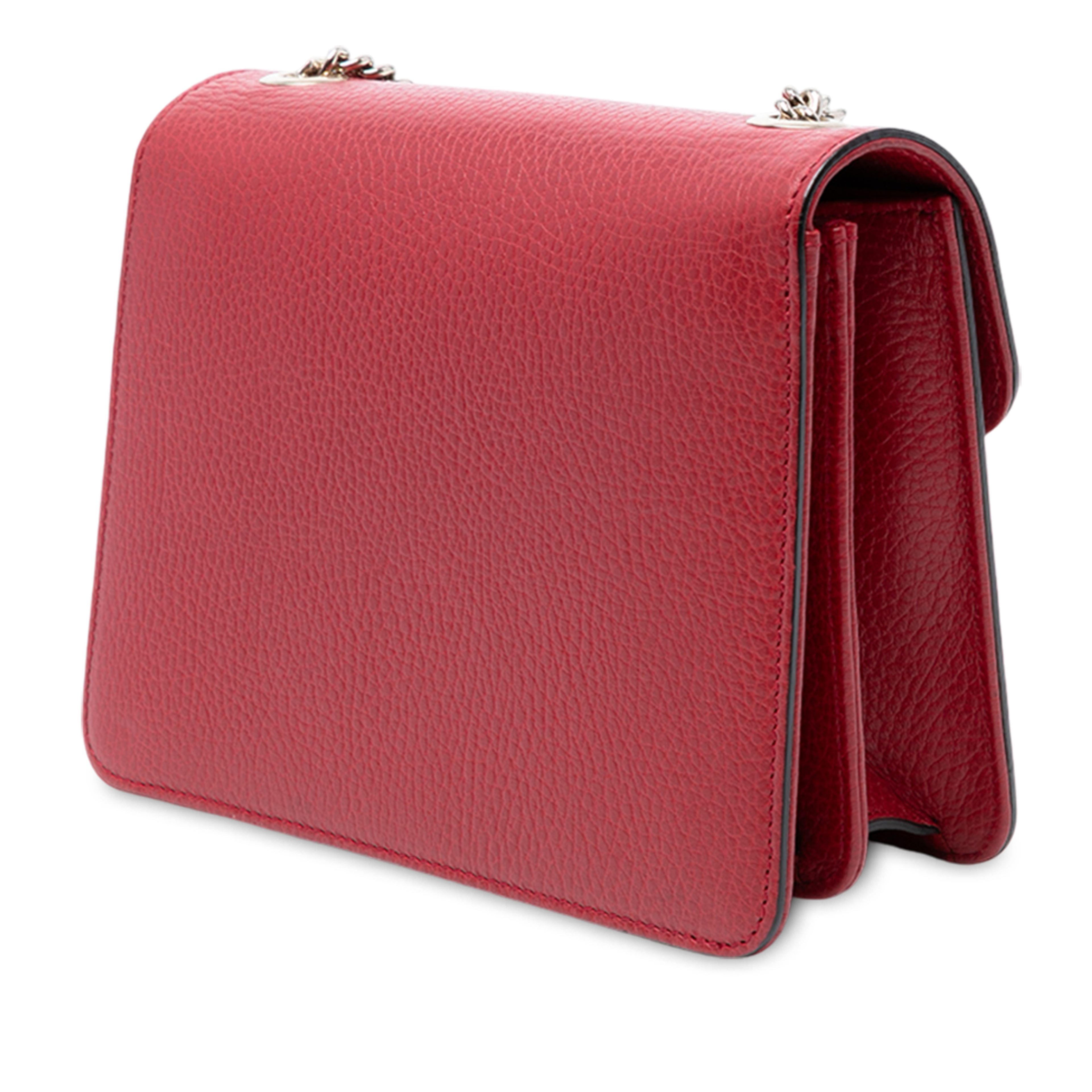 Gucci Small Dollar Calfskin Interlocking G Crossbody, från Luxclusif, i färgen red. Klicka för att öppna bilden i stort format