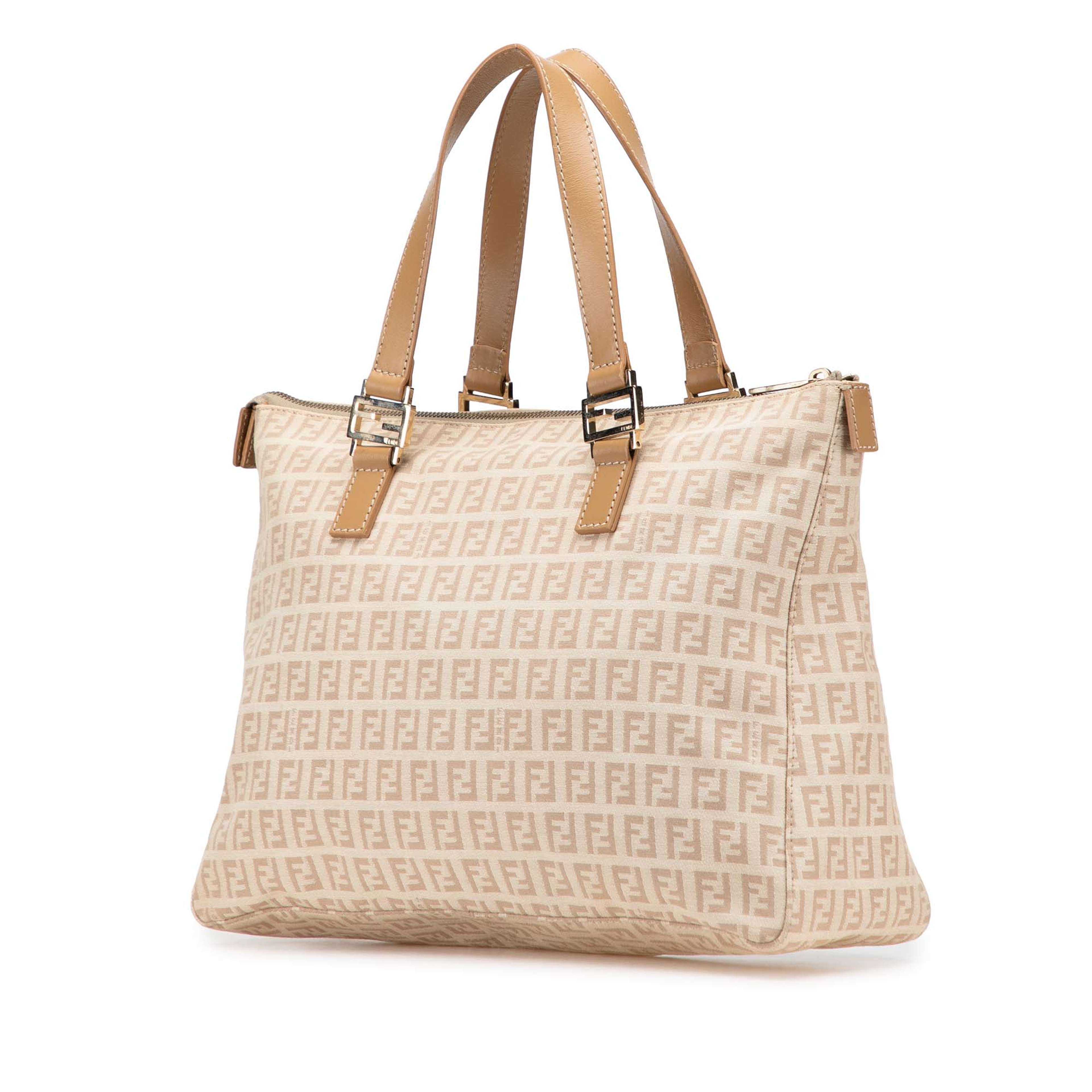Fendi Zucchino Canvas Tote, från Luxclusif, i färgen beige. Klicka för att öppna bilden i stort format
