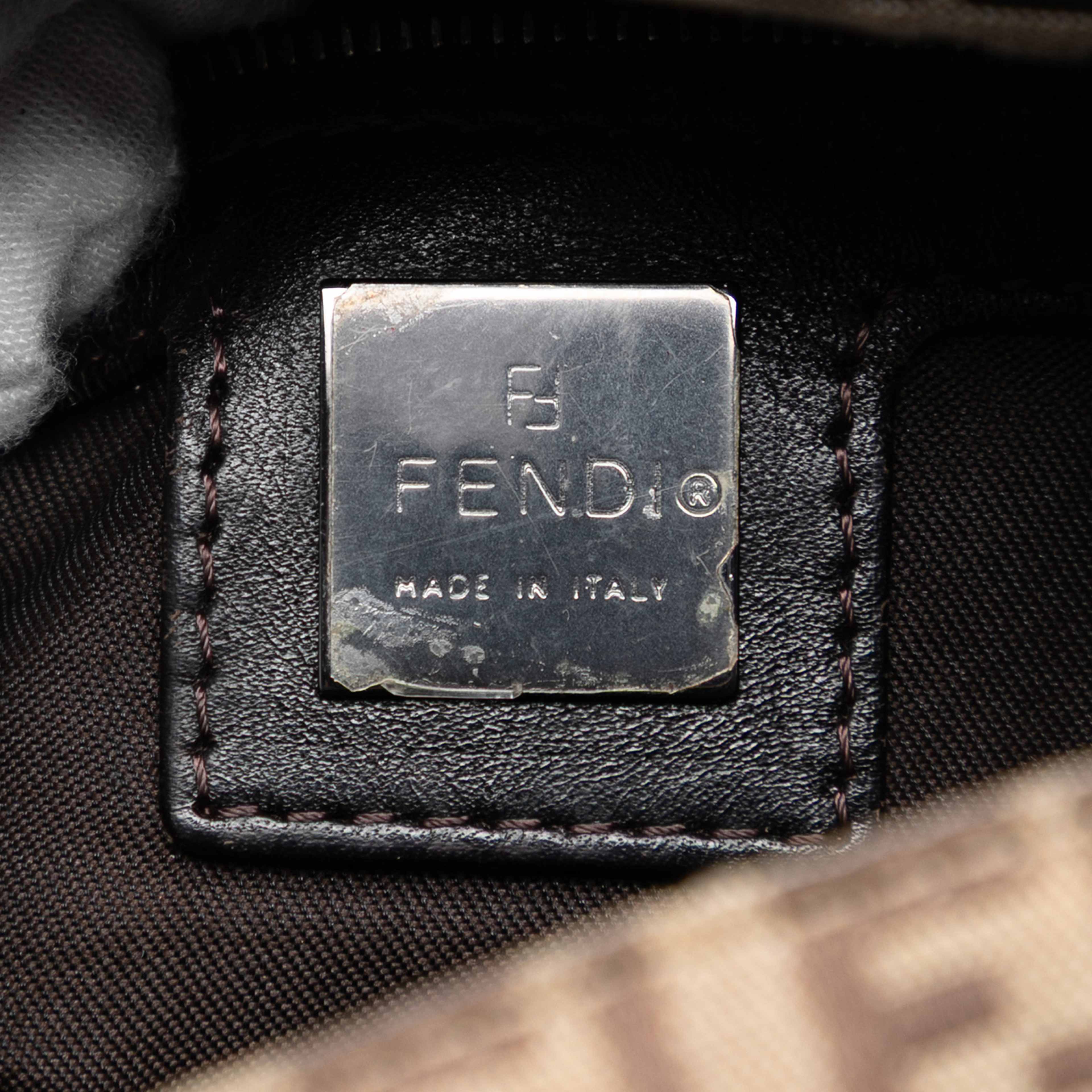 Fendi Zucchino Canvas Mamma Forever, från Luxclusif, i färgen light brown. Klicka för att öppna bilden i stort format