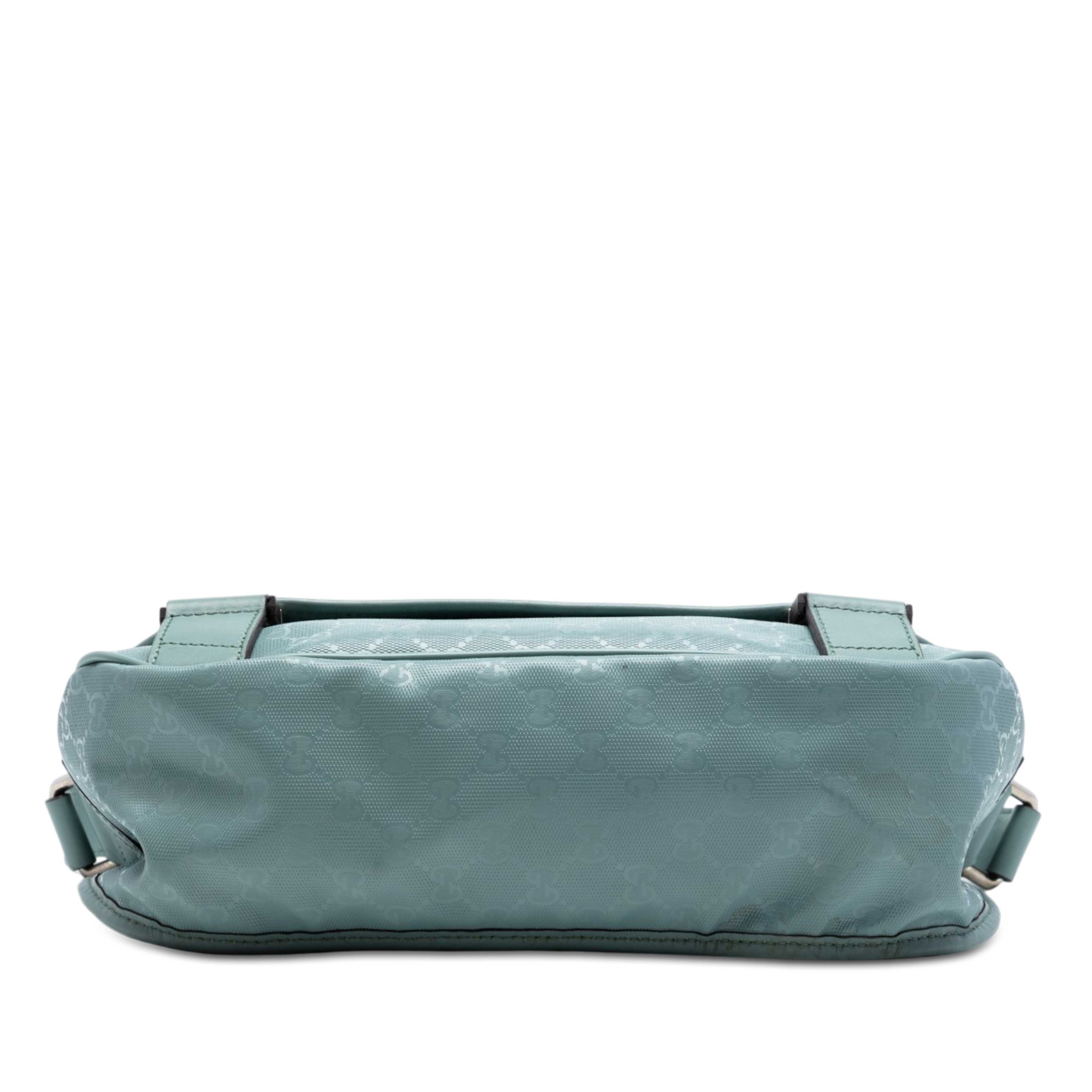 Gucci Gg Imprime Crossbody, från Luxclusif, i färgen light blue. Klicka för att öppna bilden i stort format