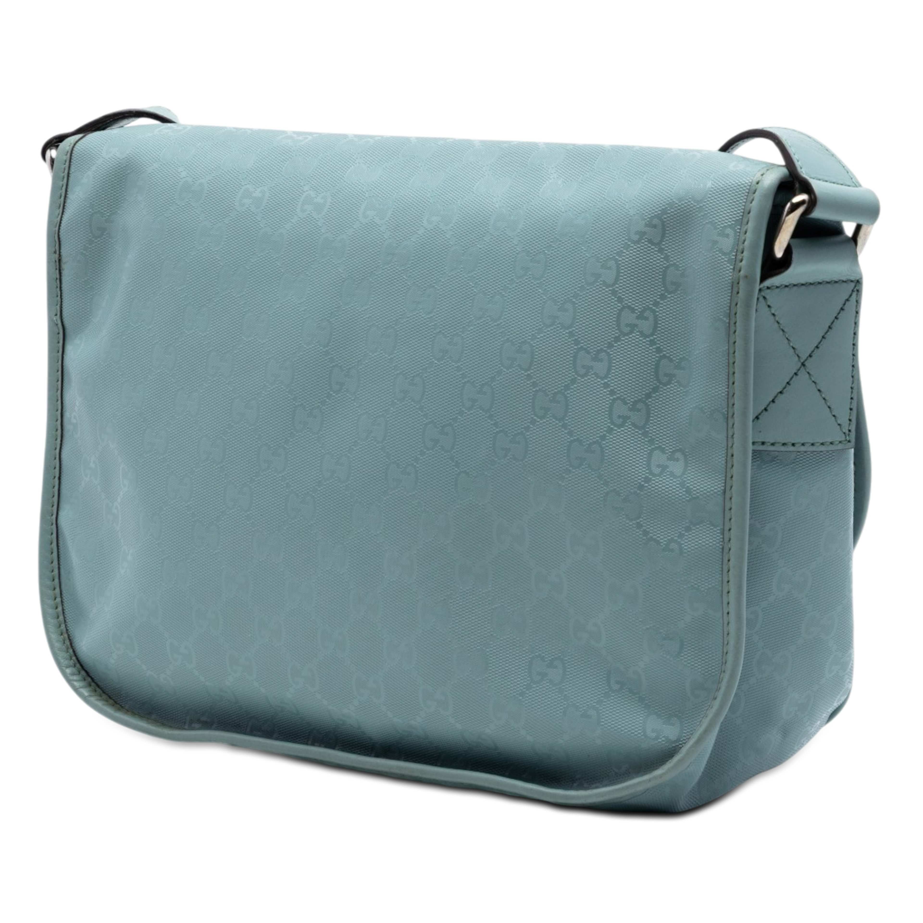 Gucci Gg Imprime Crossbody, från Luxclusif, i färgen light blue. Klicka för att öppna bilden i stort format