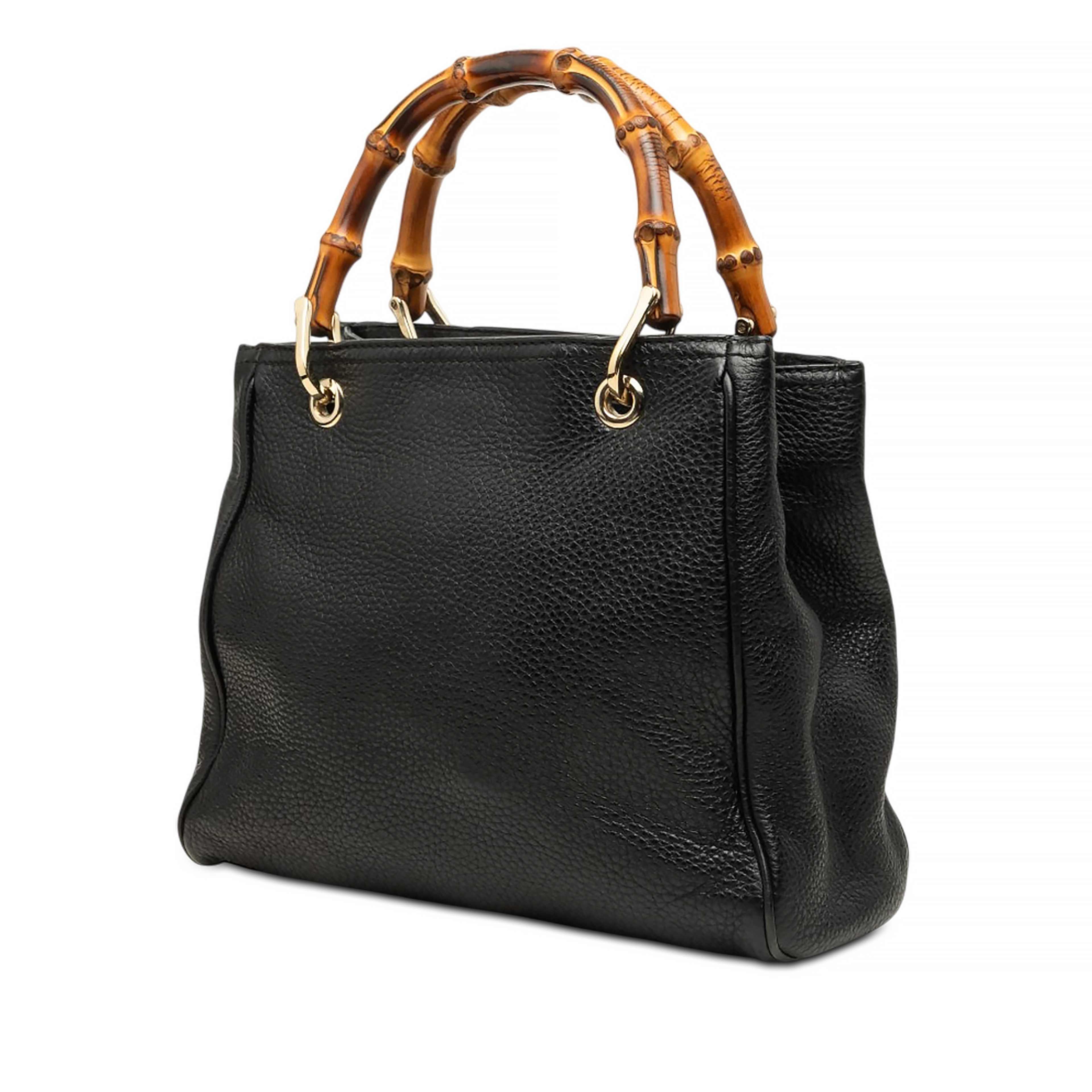 Gucci Small Calfskin Bamboo Shopper Satchel, från Luxclusif, i färgen svart. Klicka för att öppna bilden i stort format
