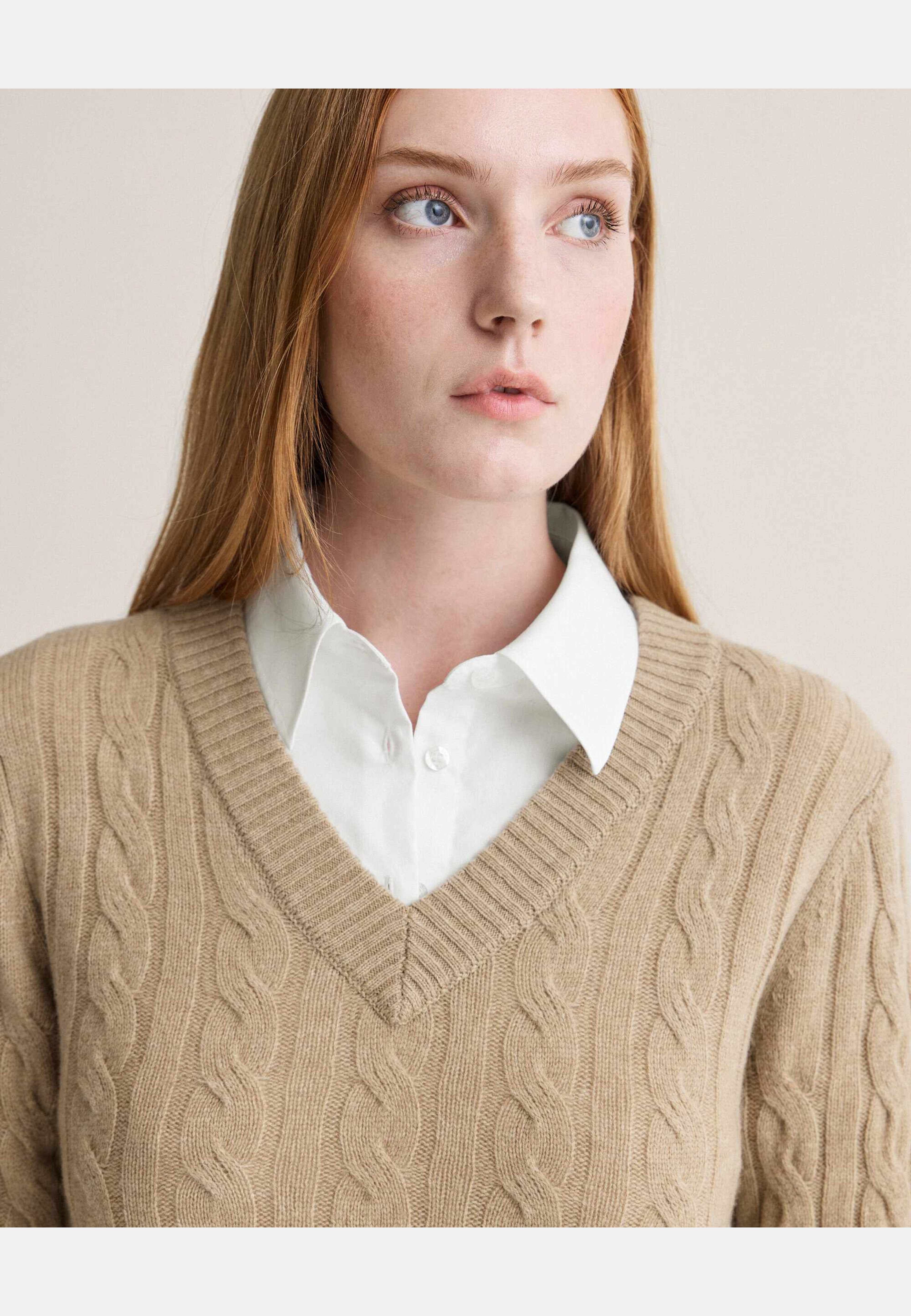 Miranda Knitted Dress, från Newhouse, i färgen kamel. Klicka för att öppna bilden i stort format
