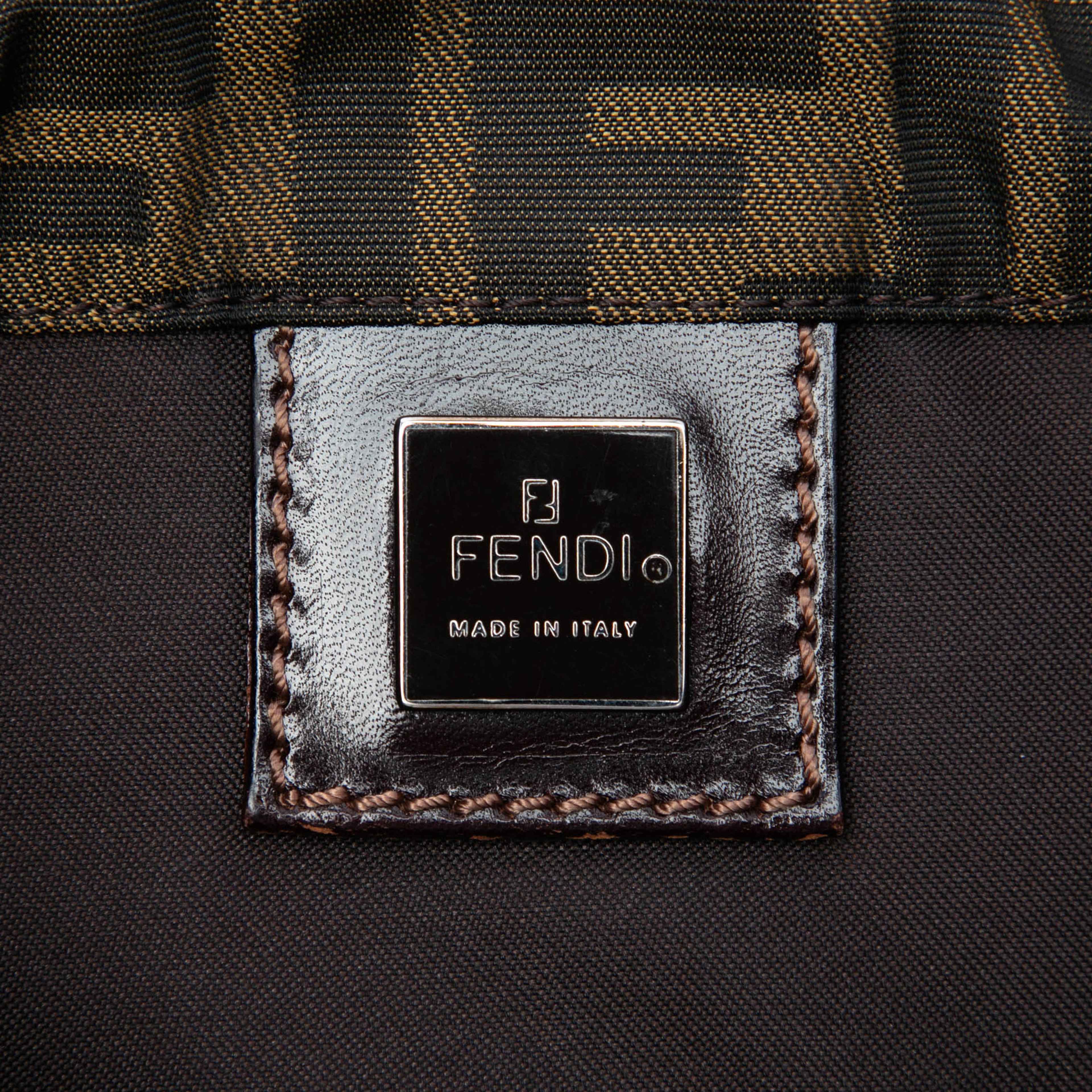 Fendi Zucca Canvas Tote, från Luxclusif, i färgen brown. Klicka för att öppna bilden i stort format