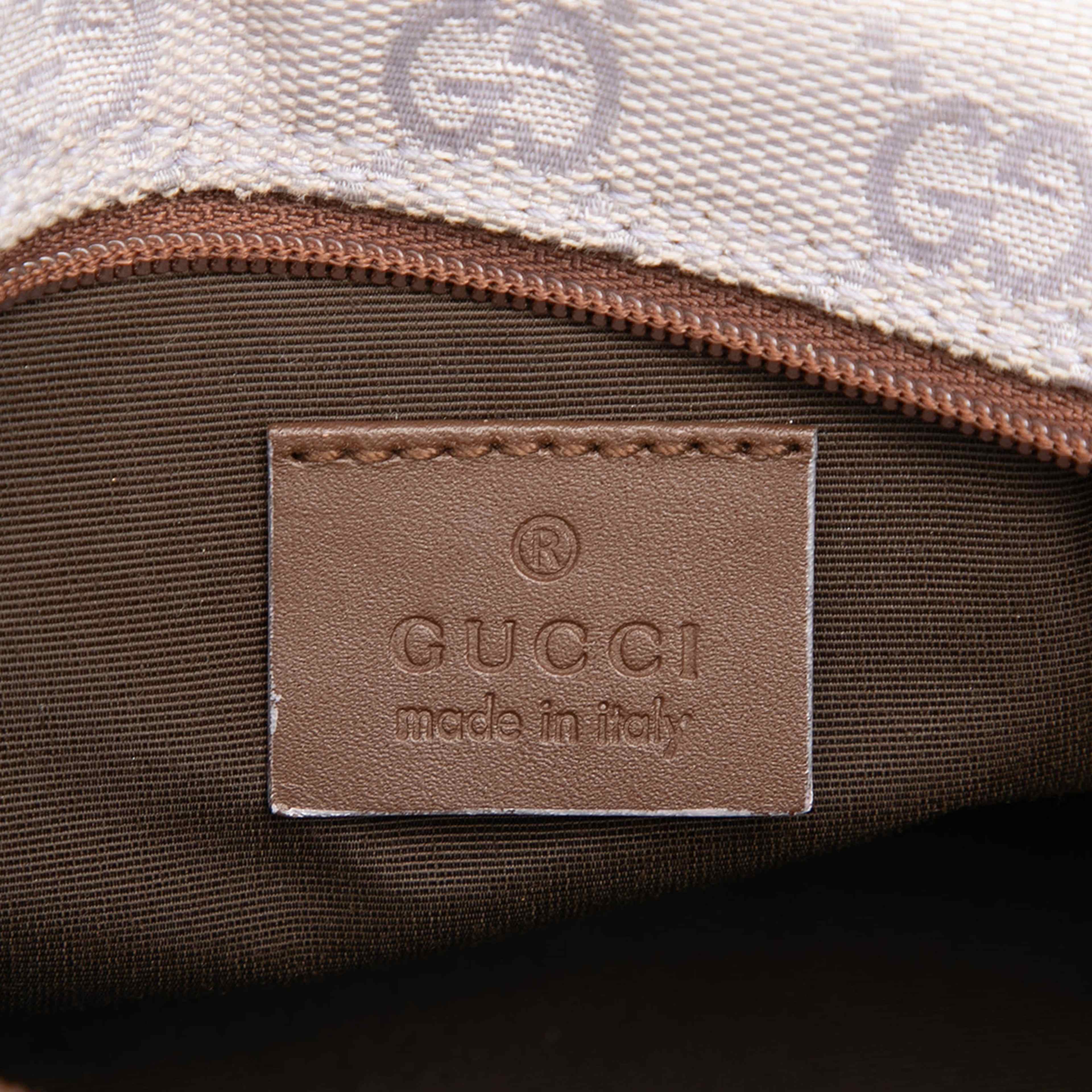 Gucci Gg Canvas Shoulder Bag, från Luxclusif, i färgen purpur. Klicka för att öppna bilden i stort format