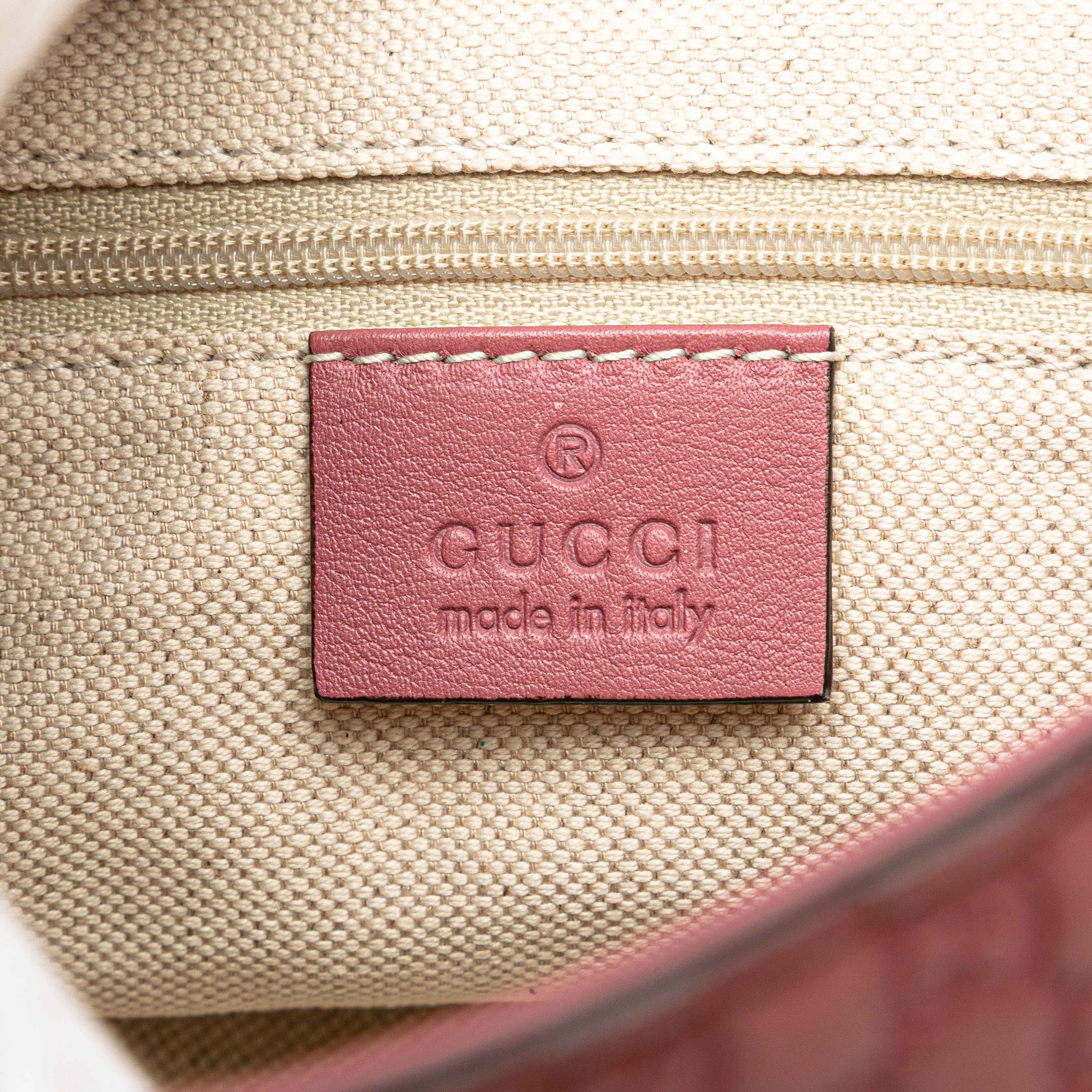 Gucci Microguccissima Sukey Crossbody, från Luxclusif, i färgen pink. Klicka för att öppna bilden i stort format