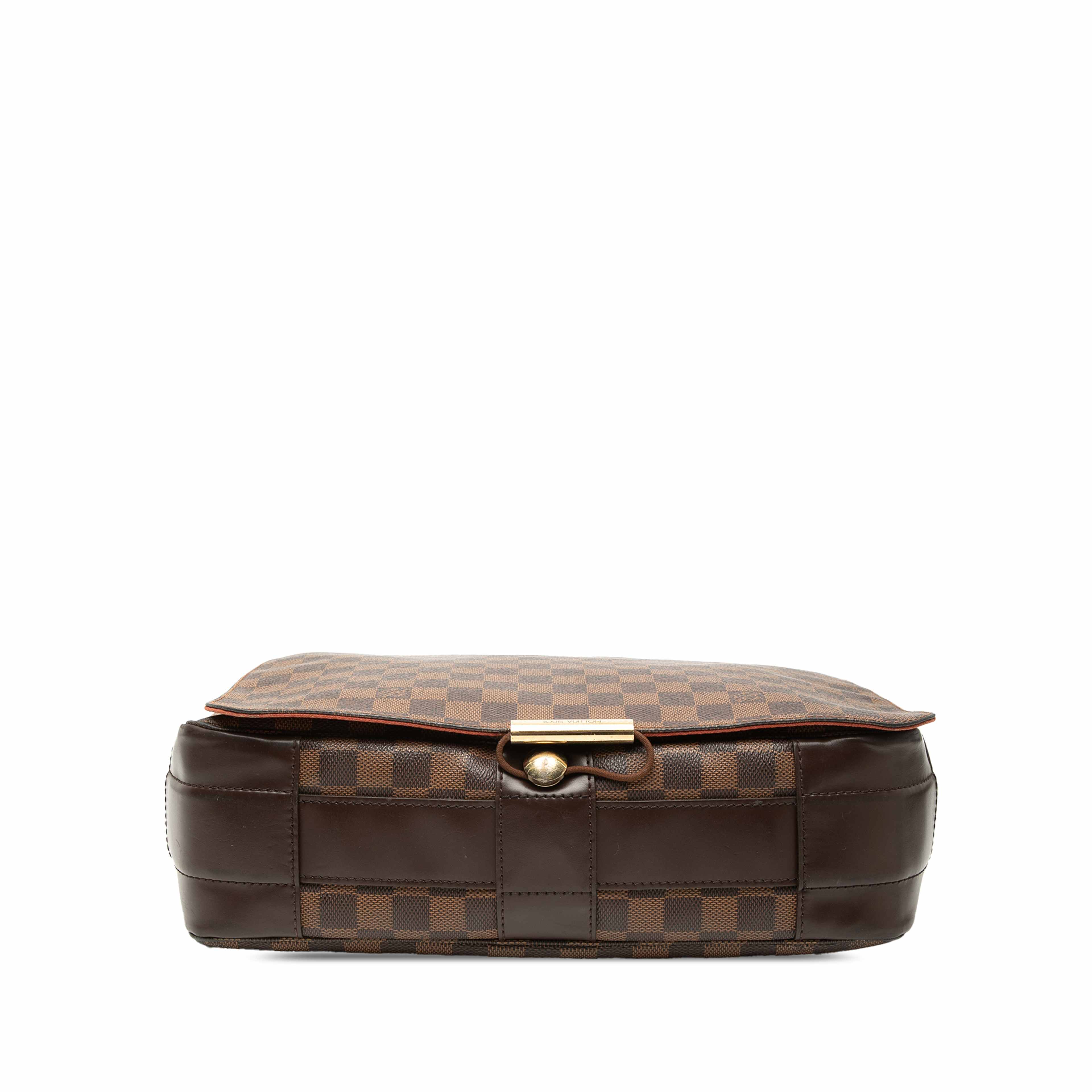 Louis Vuitton Epi Sac Verseau, från Luxclusif, i färgen brun. Klicka för att öppna bilden i stort format
