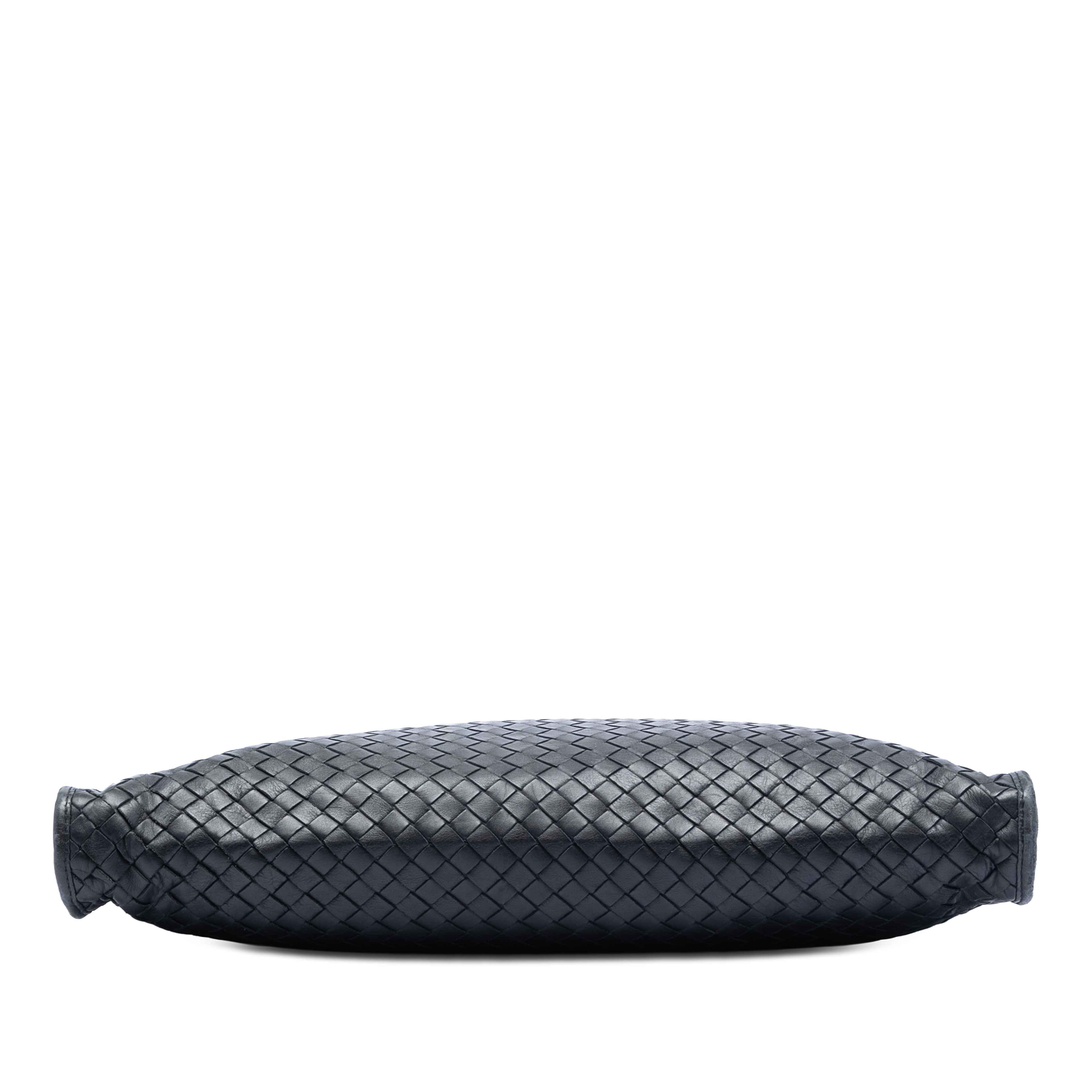 Bottega Veneta Nappa Intrecciato Business Bag, från Luxclusif, i färgen svart. Klicka för att öppna bilden i stort format