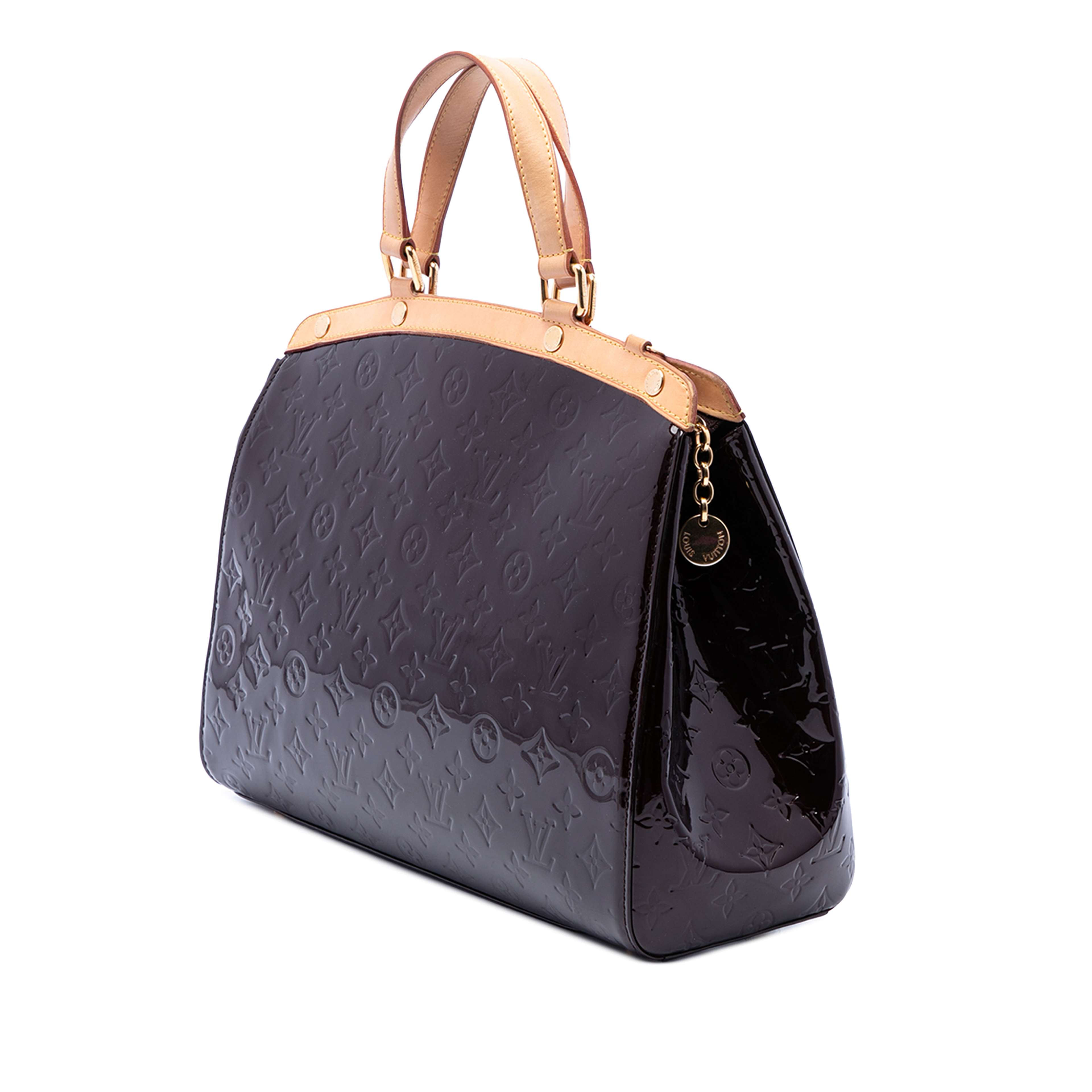 Louis Vuitton Monogram Vernis Brea Gm, från Luxclusif, i färgen purpur. Klicka för att öppna bilden i stort format