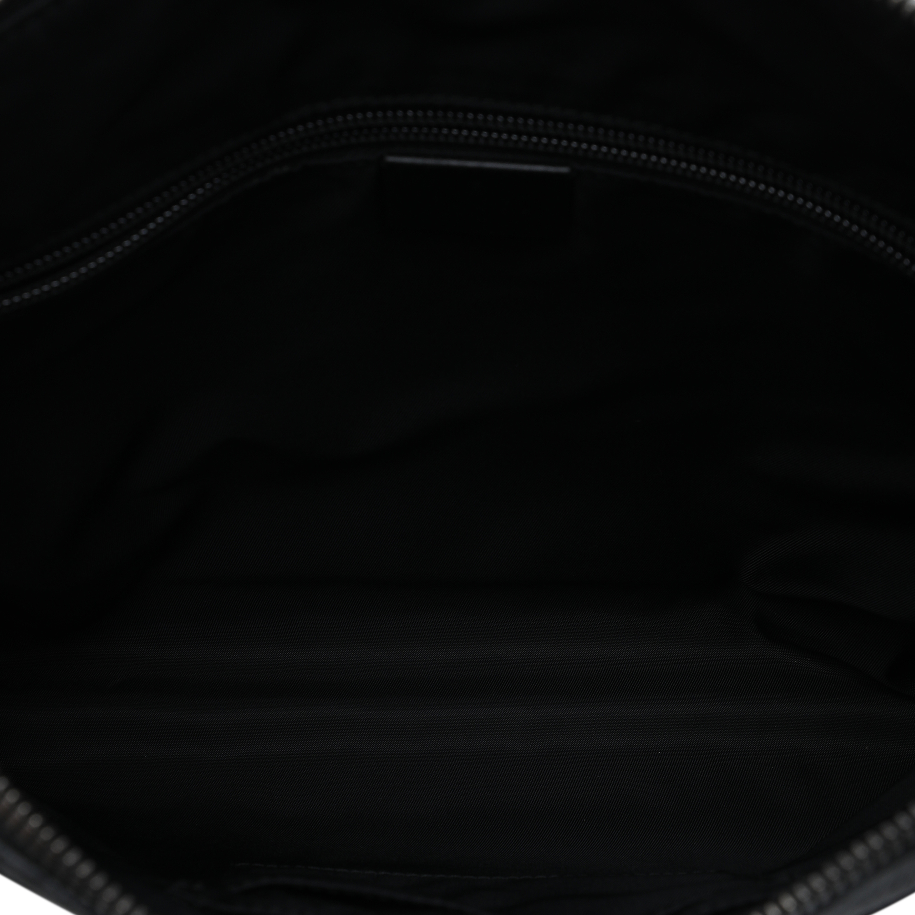 Gucci Gg Supreme Crossbody, från Luxclusif, i färgen svart. Klicka för att öppna bilden i stort format