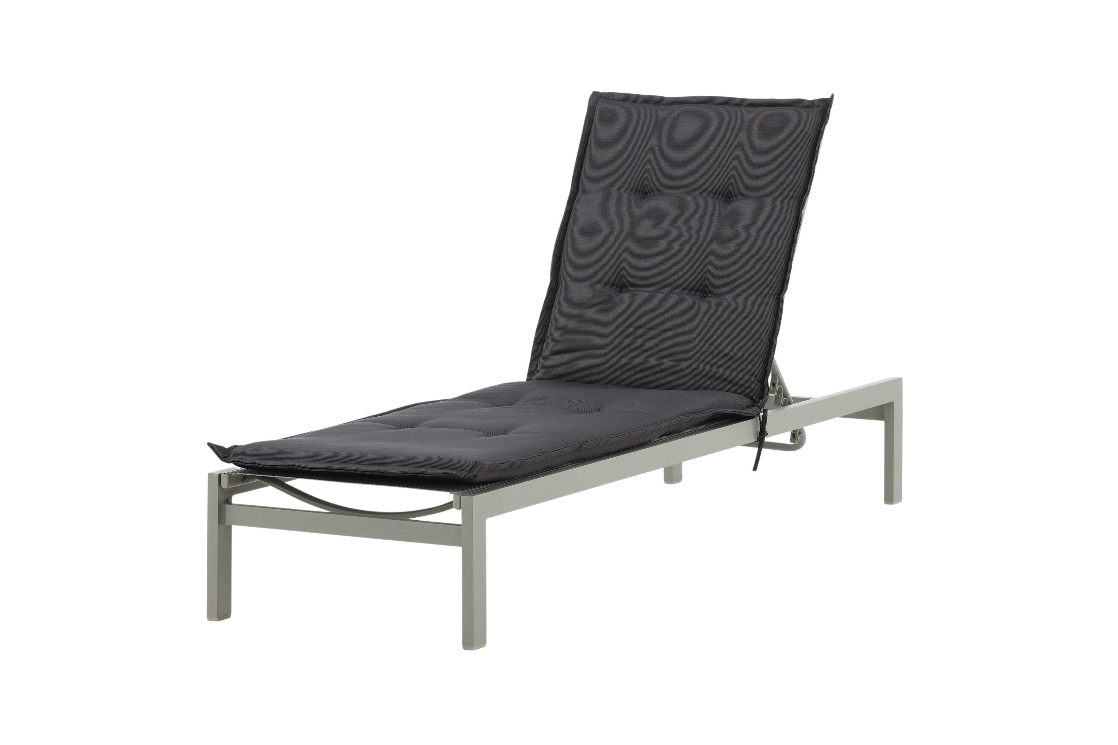 Dyna Solsäng, från Venture Home, i färgen mörkgrå. Klicka för att öppna bilden i stort format