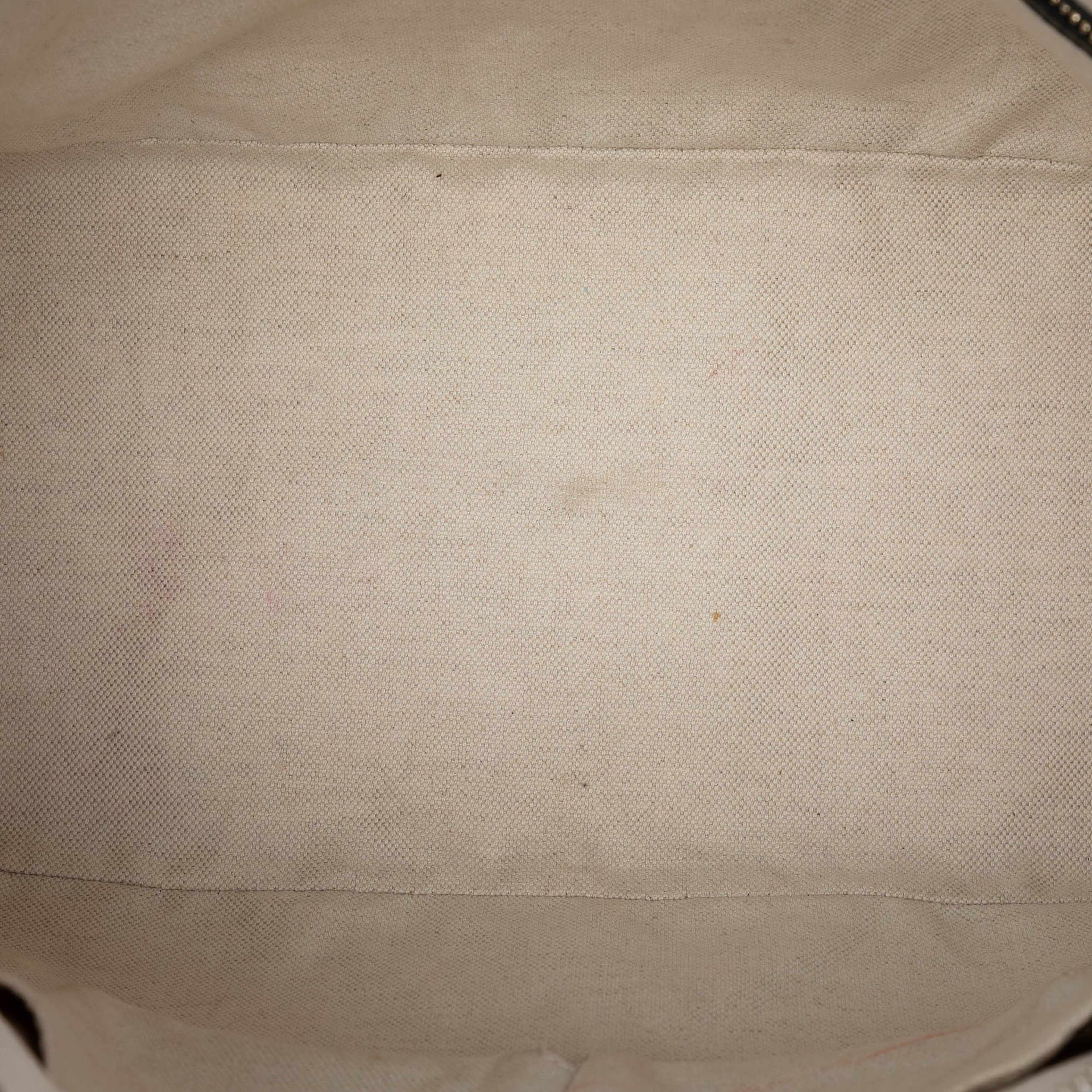 Gucci Large Microguccissima Patent Nice Dome Satchel, från Luxclusif, i färgen black. Klicka för att öppna bilden i stort format
