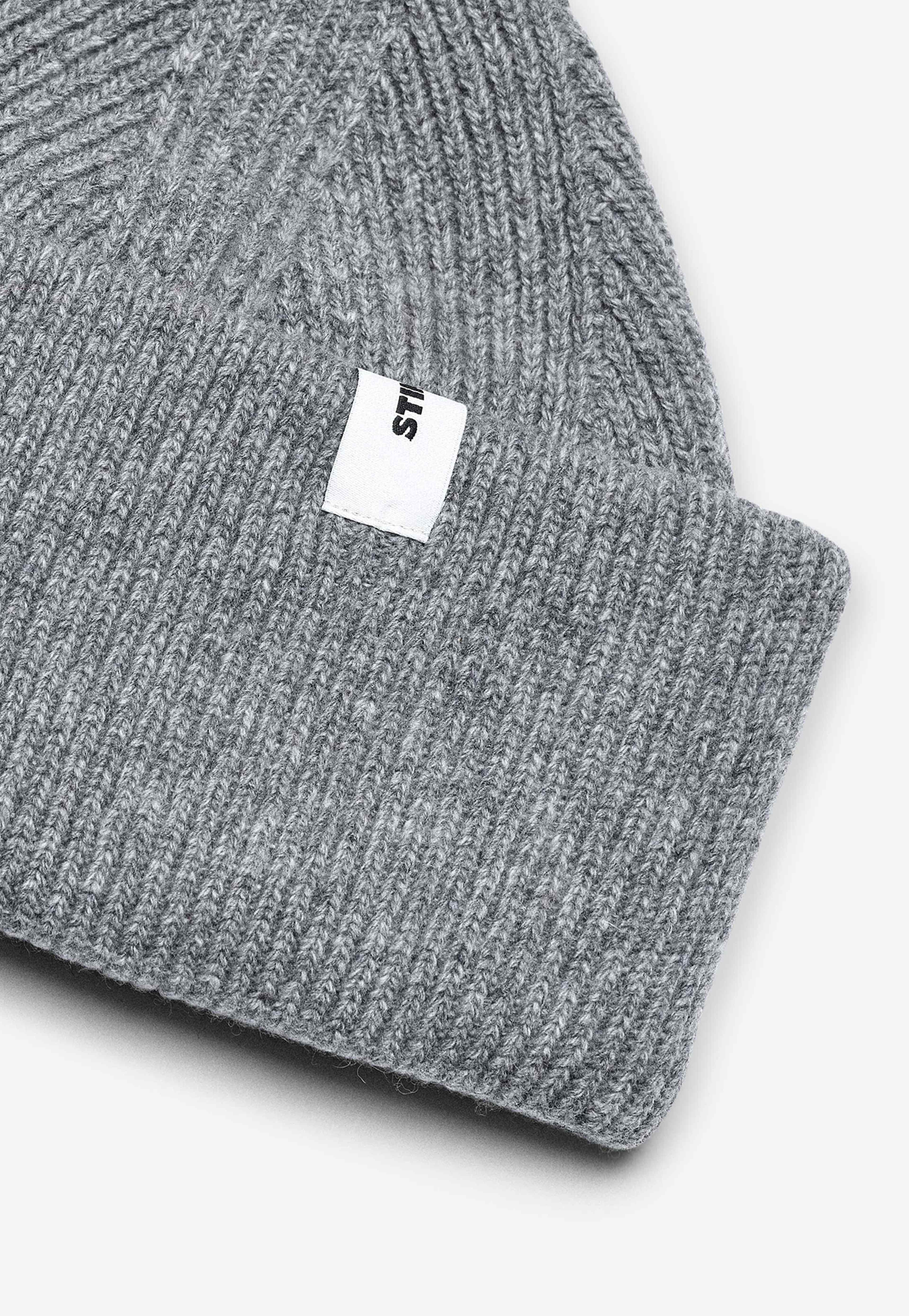 Beanie 01 Merino Chunky Fit, från Stiksen, i färgen light grey. Klicka för att öppna bilden i stort format