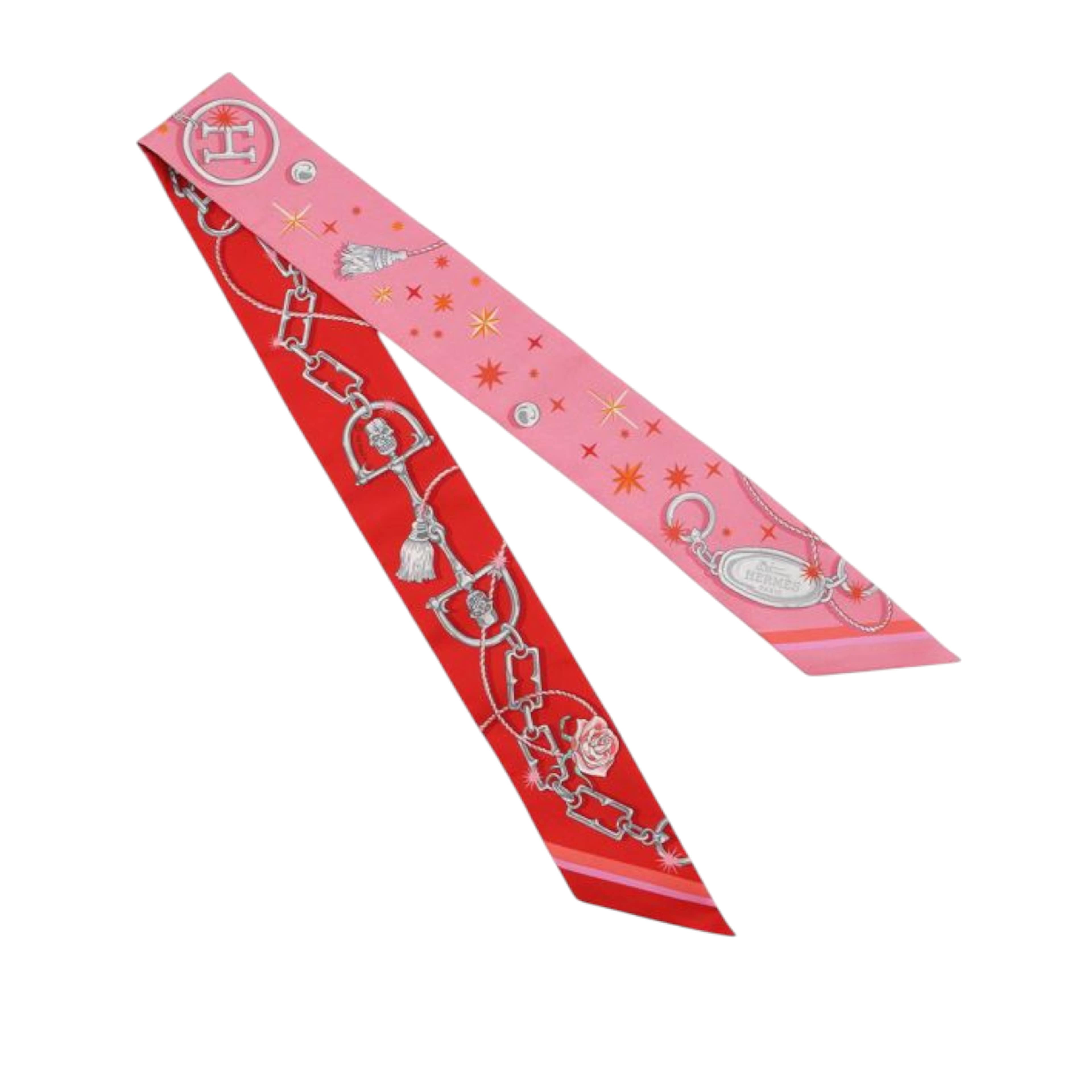 Hermès C'est La Fete Silk Twilly Scarf, från Luxclusif, i färgen red. Klicka för att öppna bilden i stort format