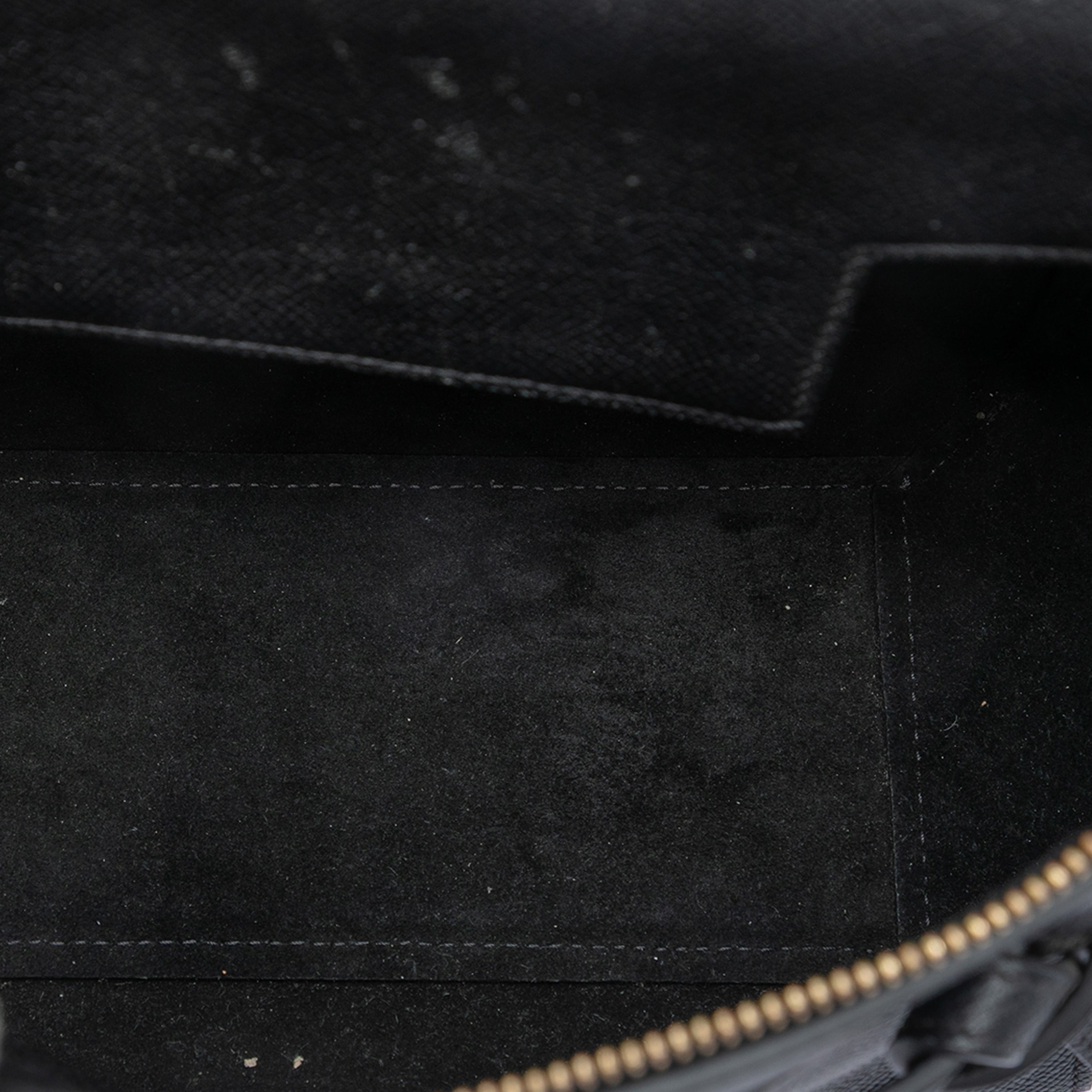 Celine Nano Grained Calfskin Belt Bag, från Luxclusif, i färgen black. Klicka för att öppna bilden i stort format