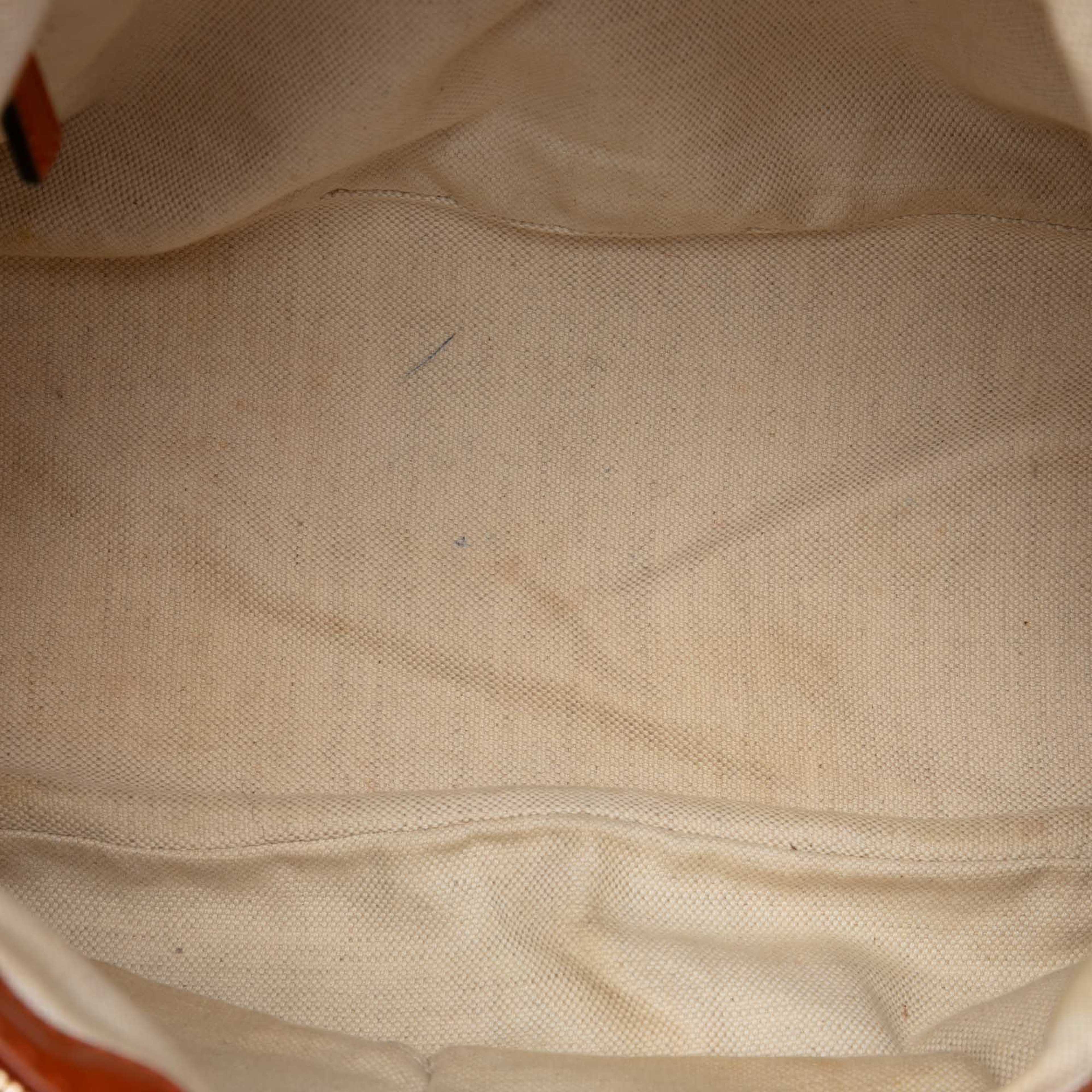 Gucci Gg Canvas Sukey Satchel, från Luxclusif, i färgen orange. Klicka för att öppna bilden i stort format