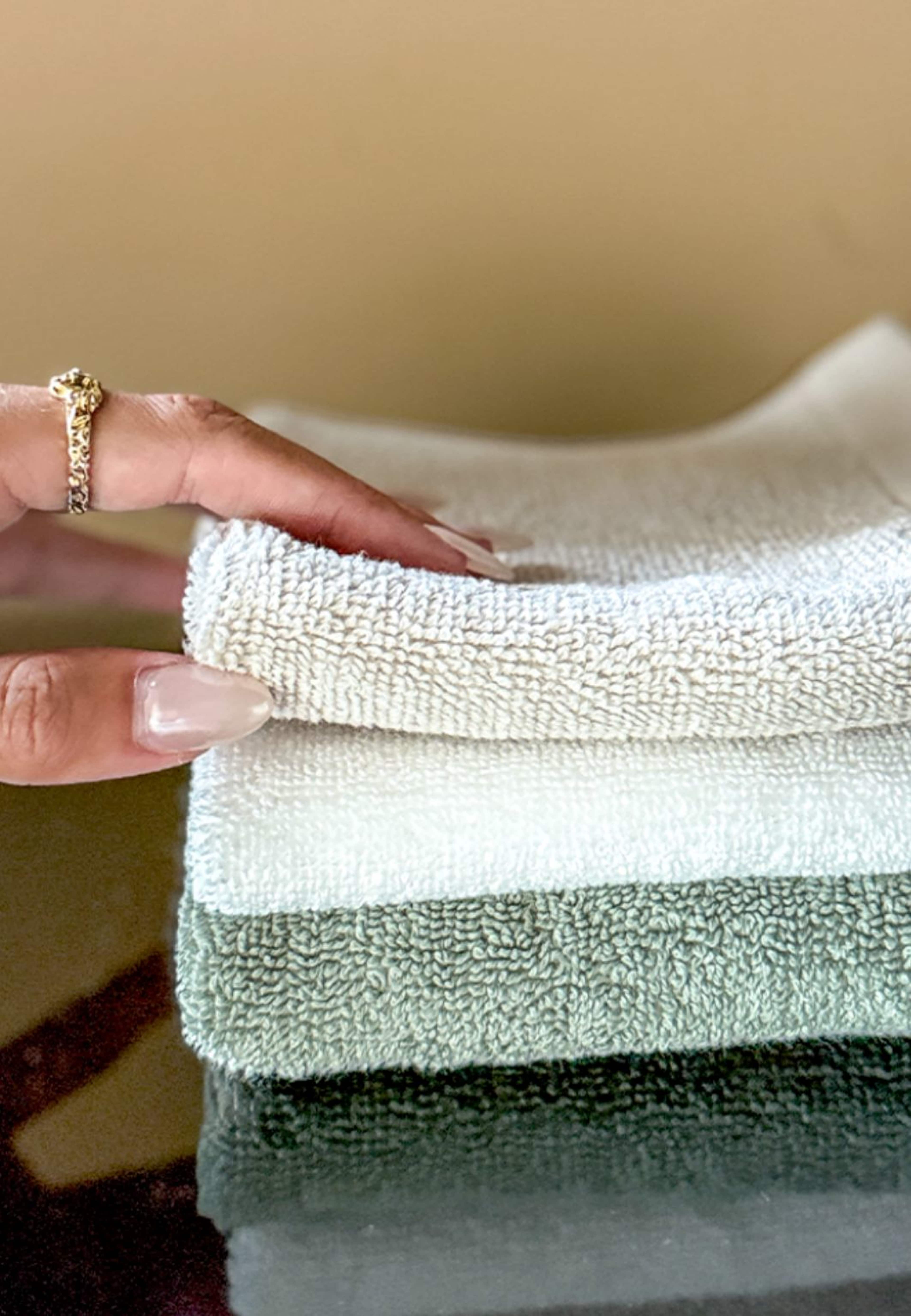 Fluffy Habits - Ansiktshandduk 30x30cm, Set Of 4, från Home of ESS, i färgen champagne. Klicka för att öppna bilden i stort format