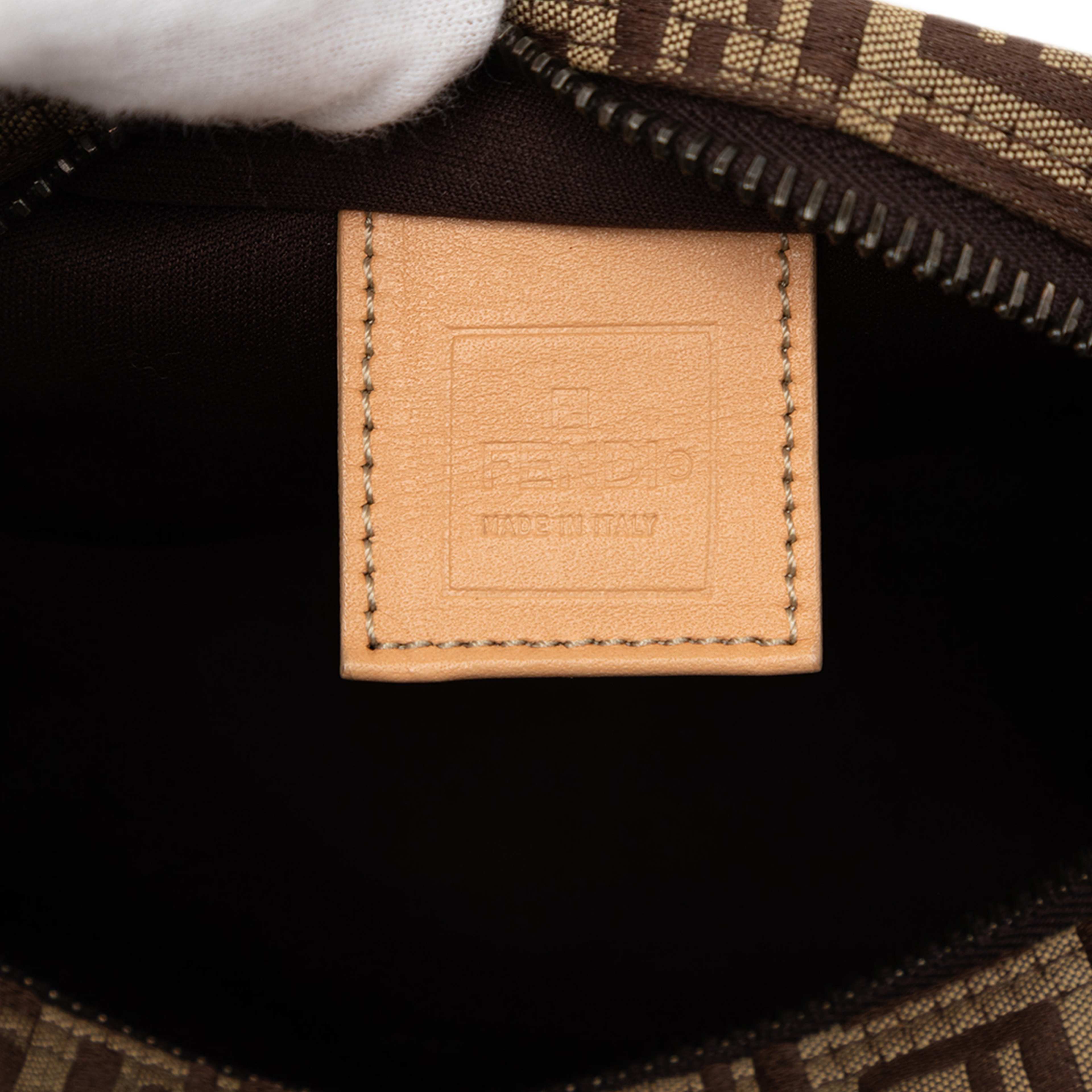Fendi Mini Zucchino Canvas Handbag, från Luxclusif, i färgen beige. Klicka för att öppna bilden i stort format