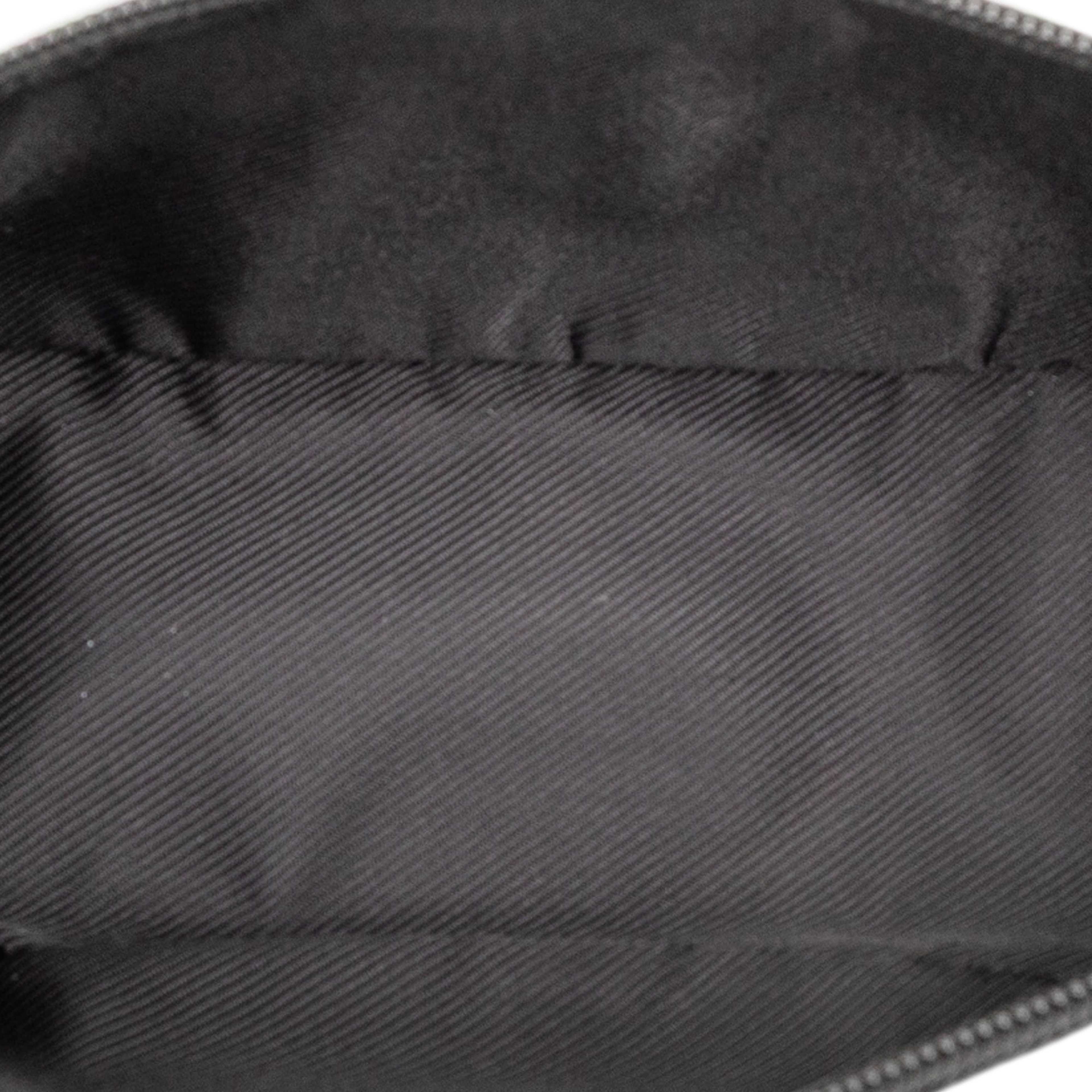 Gucci Gg Canvas Boat, från Luxclusif, i färgen black. Klicka för att öppna bilden i stort format