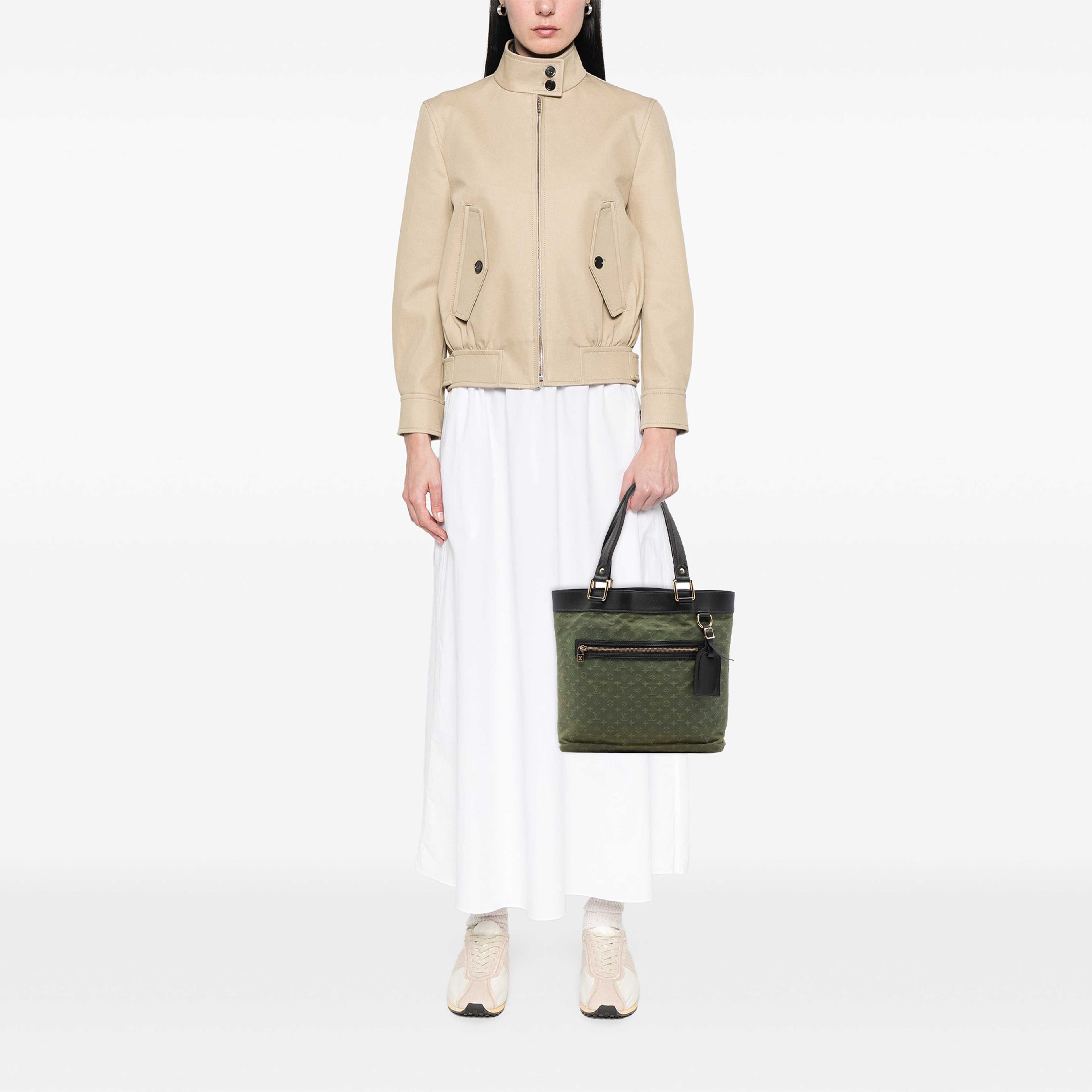Louis Vuitton Monogram Mini Lin Lucille Gm, från Luxclusif, i färgen grön. Klicka för att öppna bilden i stort format