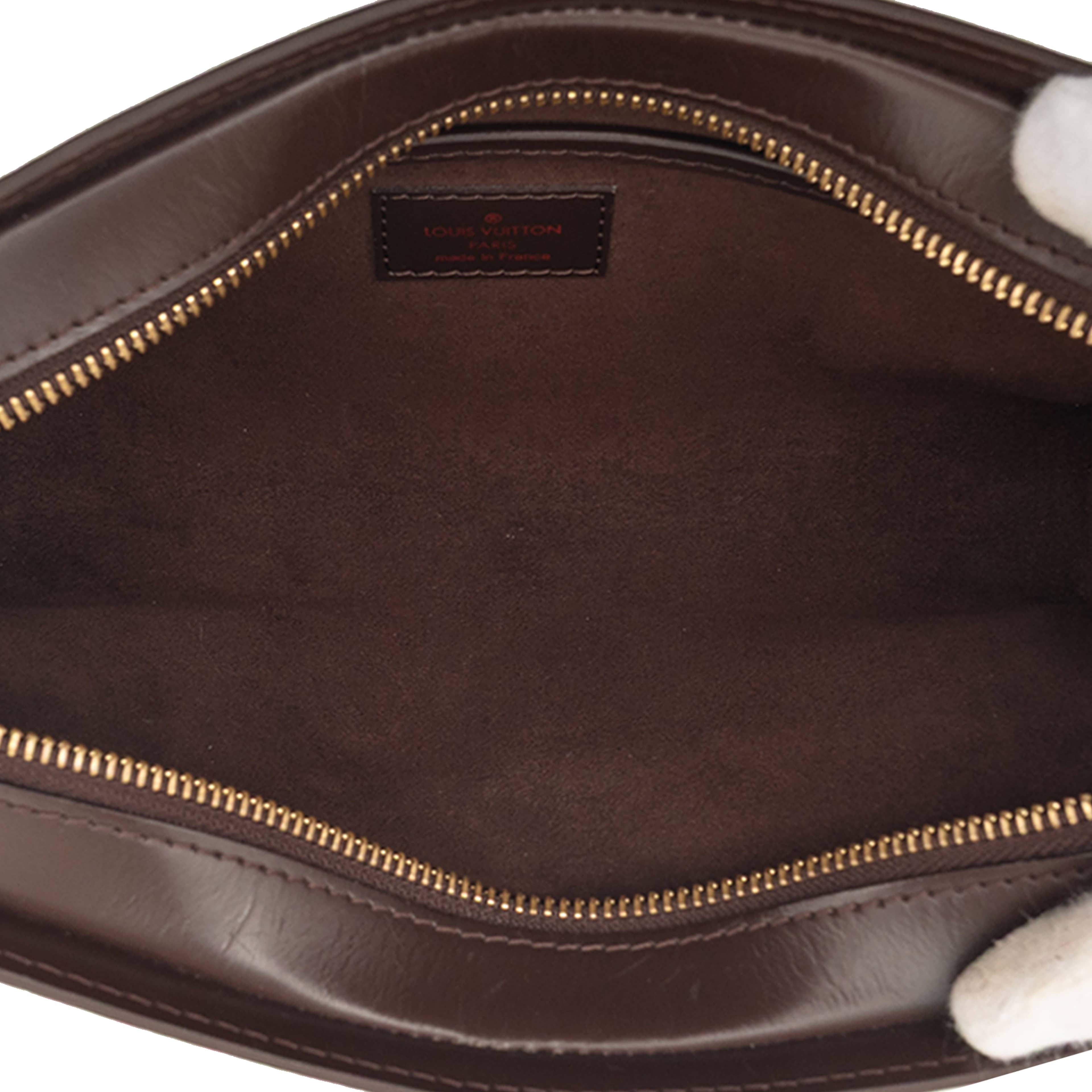 Louis Vuitton Damier Ebene Saint Louis Pochette, från Luxclusif, i färgen brown. Klicka för att öppna bilden i stort format