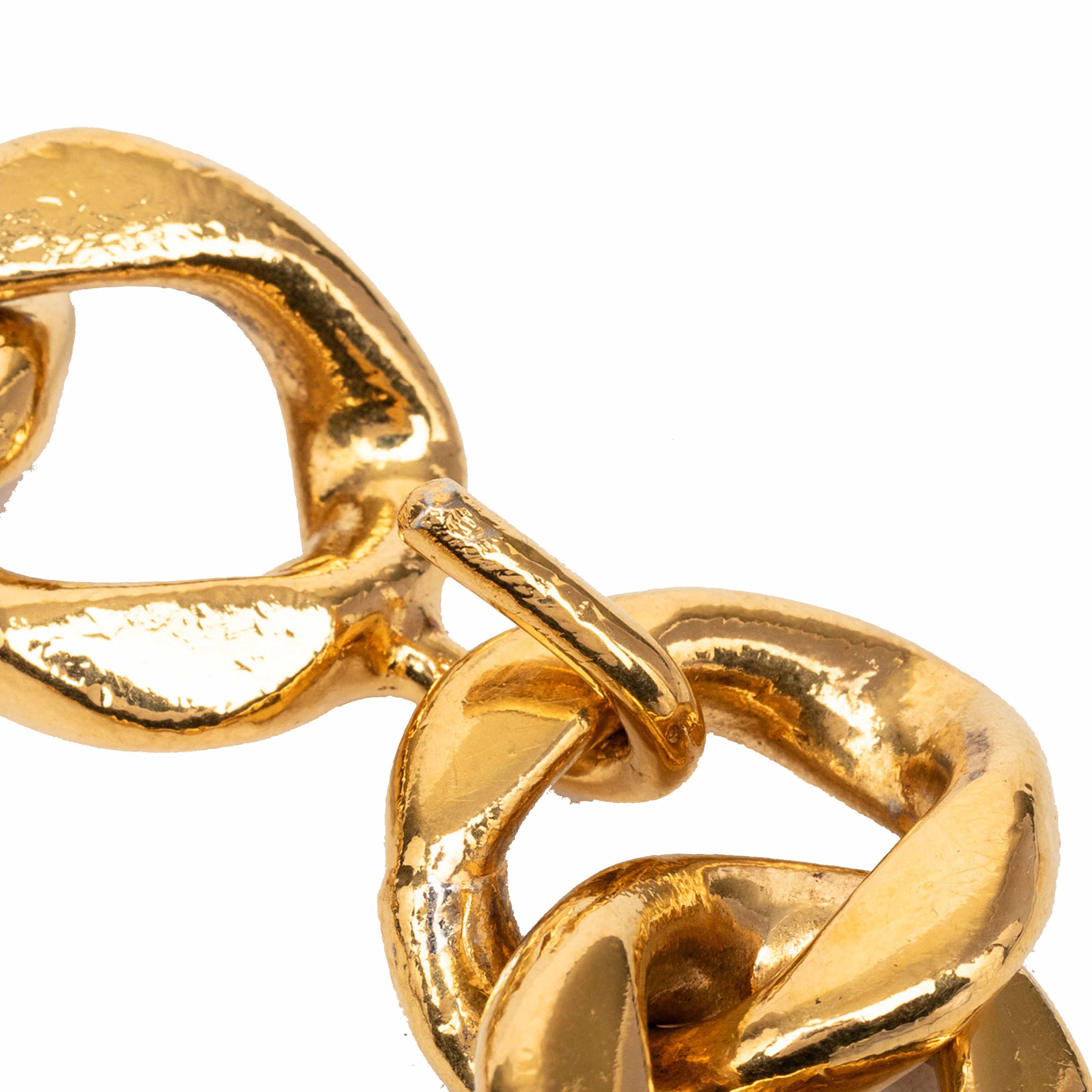 Chanel Cc Gold Plated Logo Chain Necklace, från Luxclusif, i färgen gold. Klicka för att öppna bilden i stort format