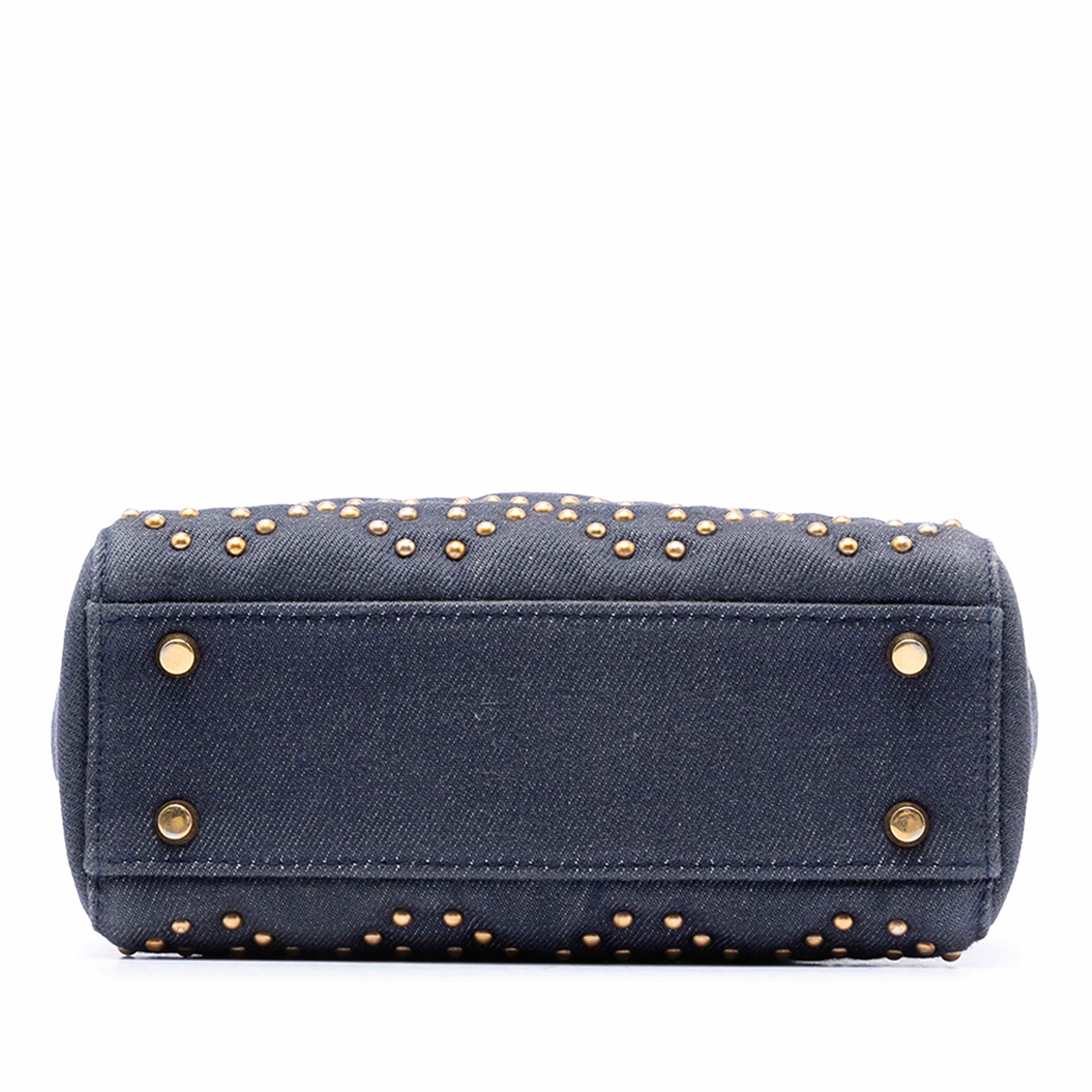 Dior Mini Denim Cannage Studded Supple Lady Dior, från Luxclusif, i färgen navy. Klicka för att öppna bilden i stort format