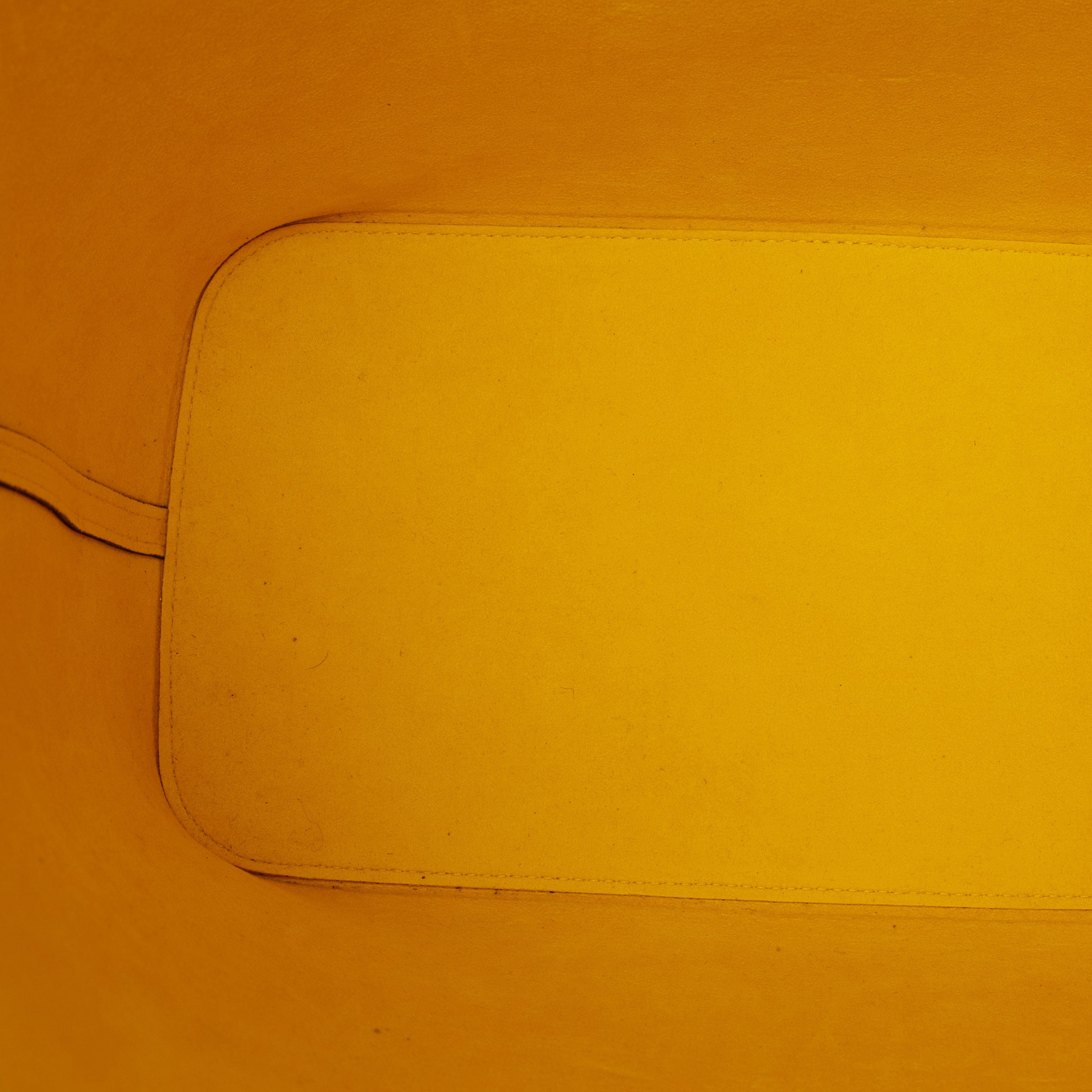 Louis Vuitton Epi Neverfull Mm, från Luxclusif, i färgen yellow. Klicka för att öppna bilden i stort format