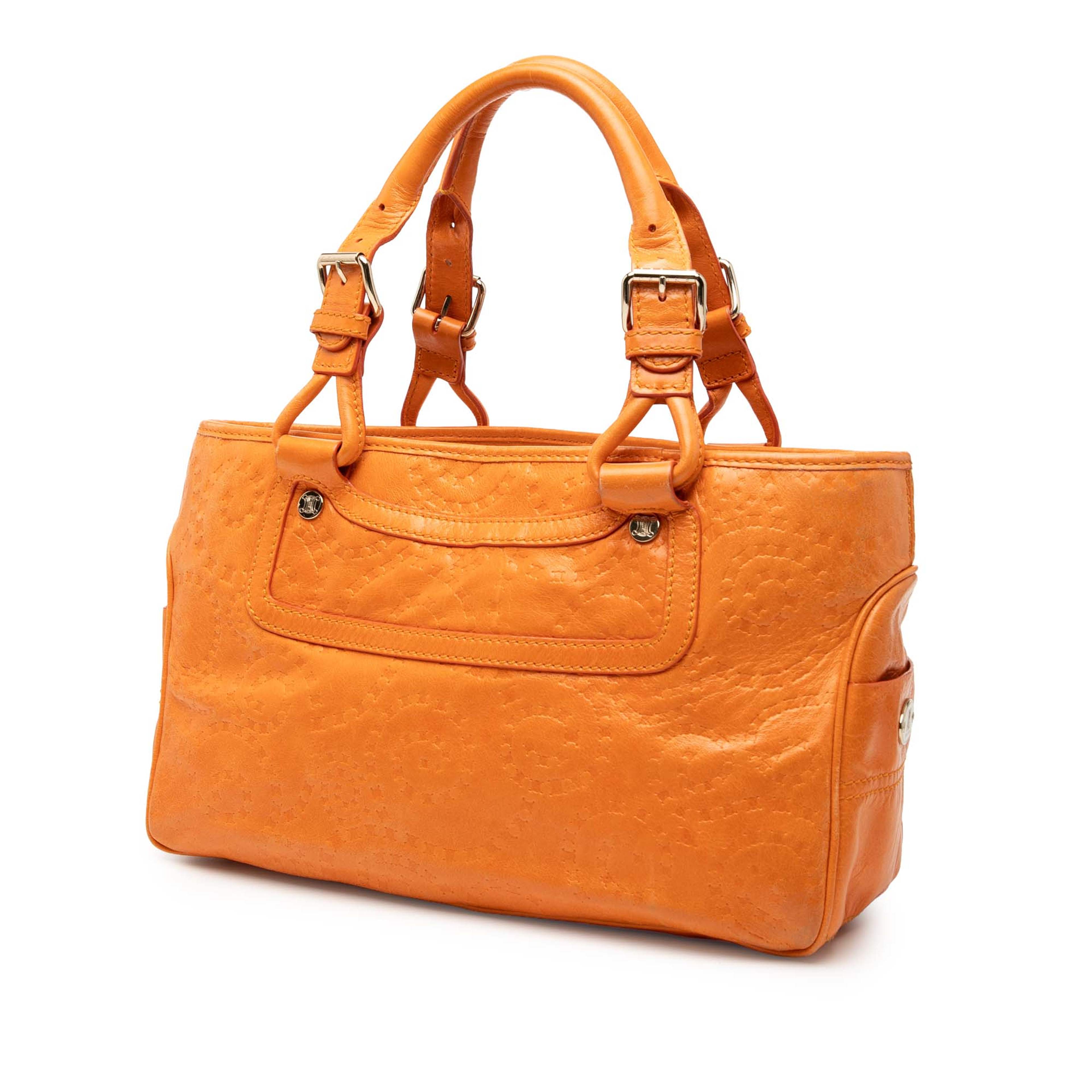 Celine Spiraling Macadam Embossed Leather Boogie Handbag, från Luxclusif, i färgen orange. Klicka för att öppna bilden i stort format
