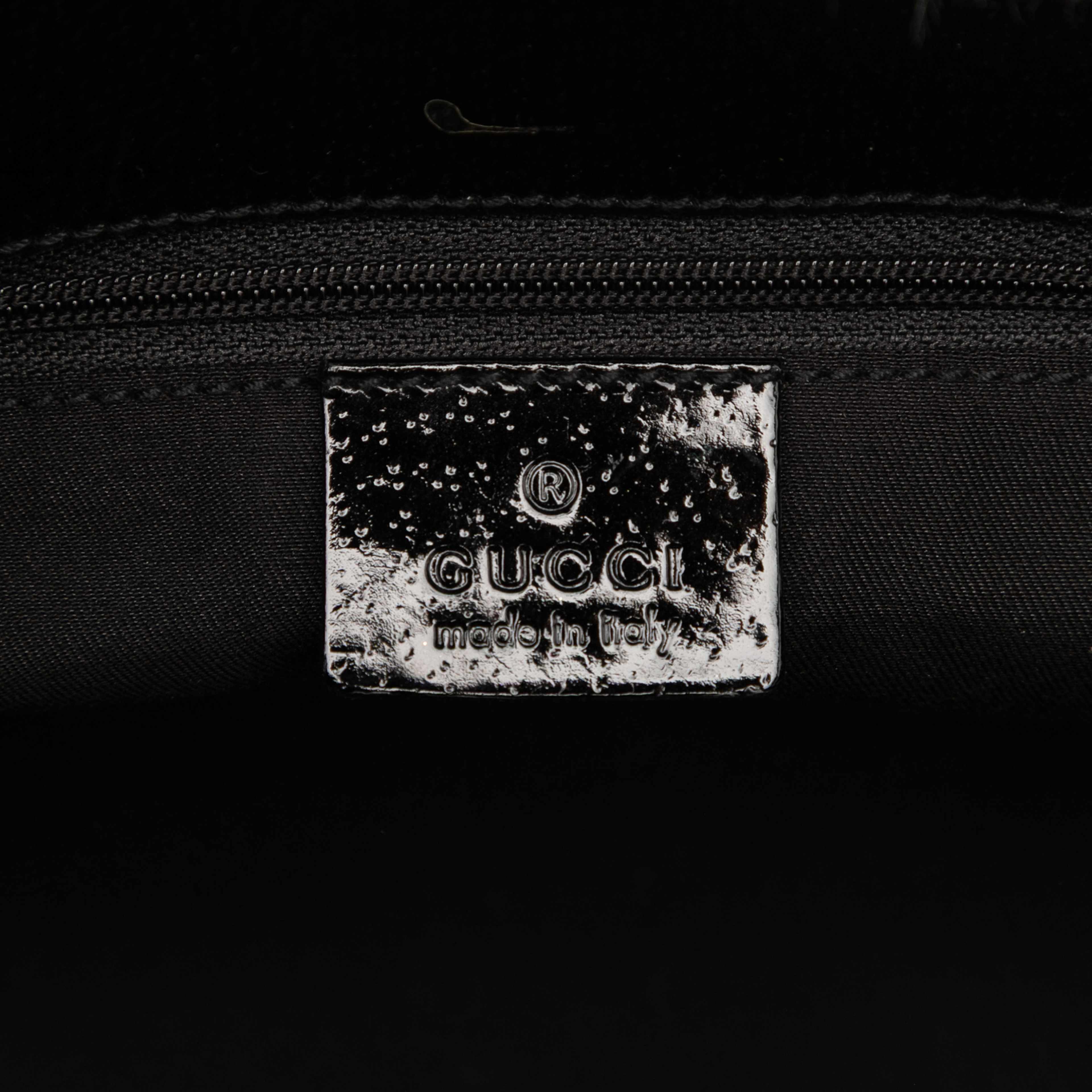 Gucci Gg Canvas Eclipse Handbag, från Luxclusif, i färgen black. Klicka för att öppna bilden i stort format