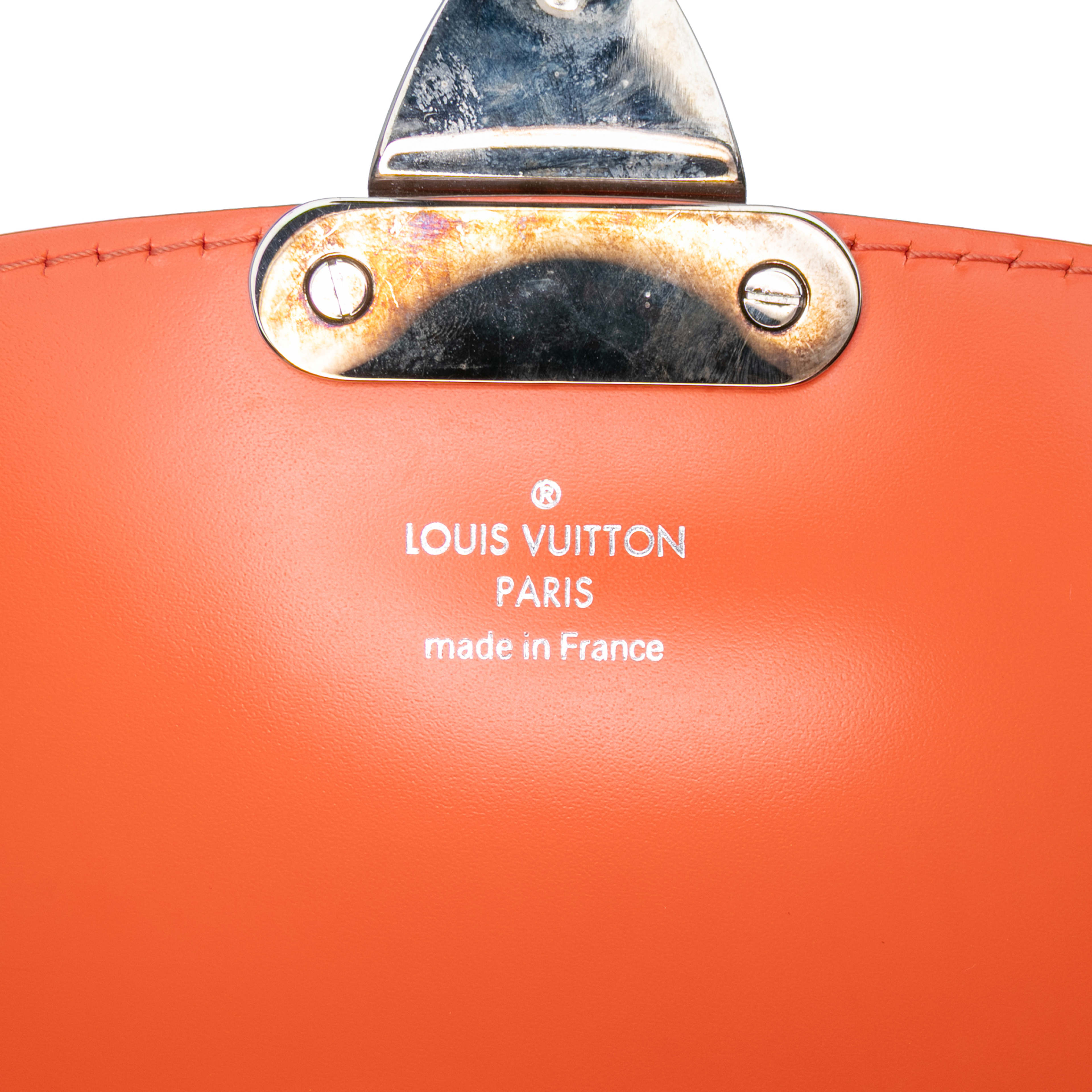 Louis Vuitton Epi Eden Pm, från Luxclusif, i färgen orange. Klicka för att öppna bilden i stort format