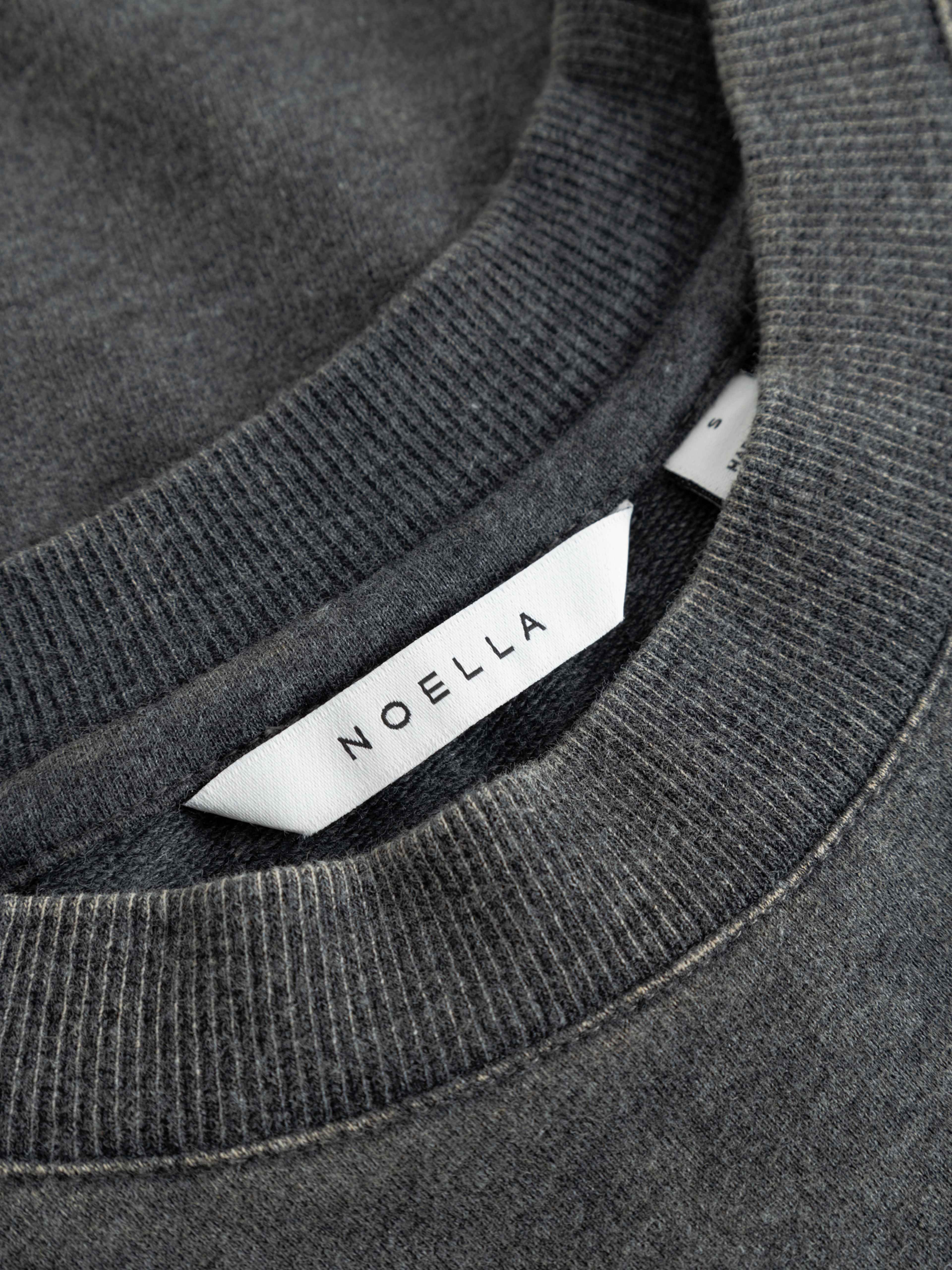 N-marigold T-shirt - Grey Wash, från Noella, i färgen grey wash. Klicka för att öppna bilden i stort format