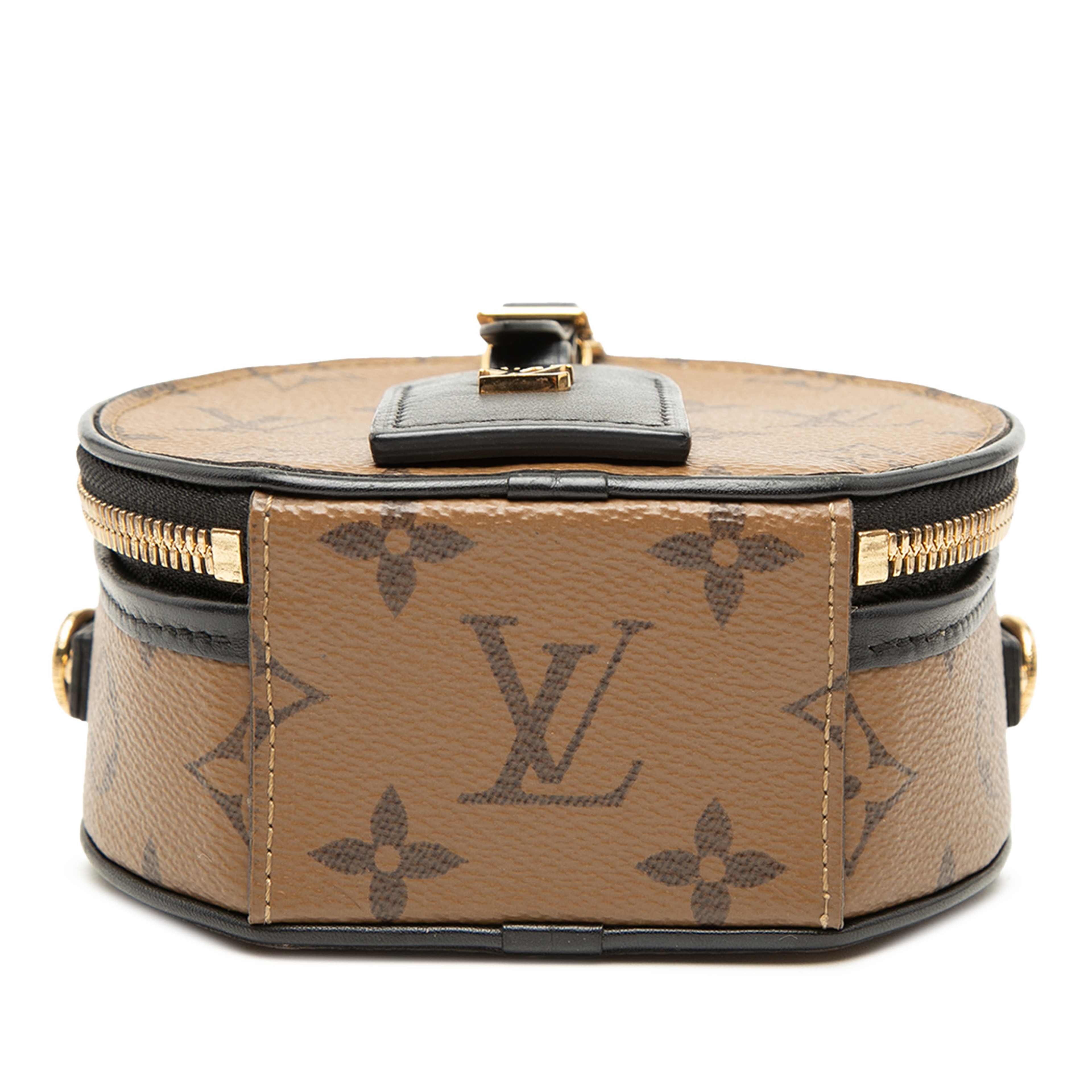 Louis Vuitton Monogram Reverse Mini Boite Chapeau, från Luxclusif, i färgen brown. Klicka för att öppna bilden i stort format