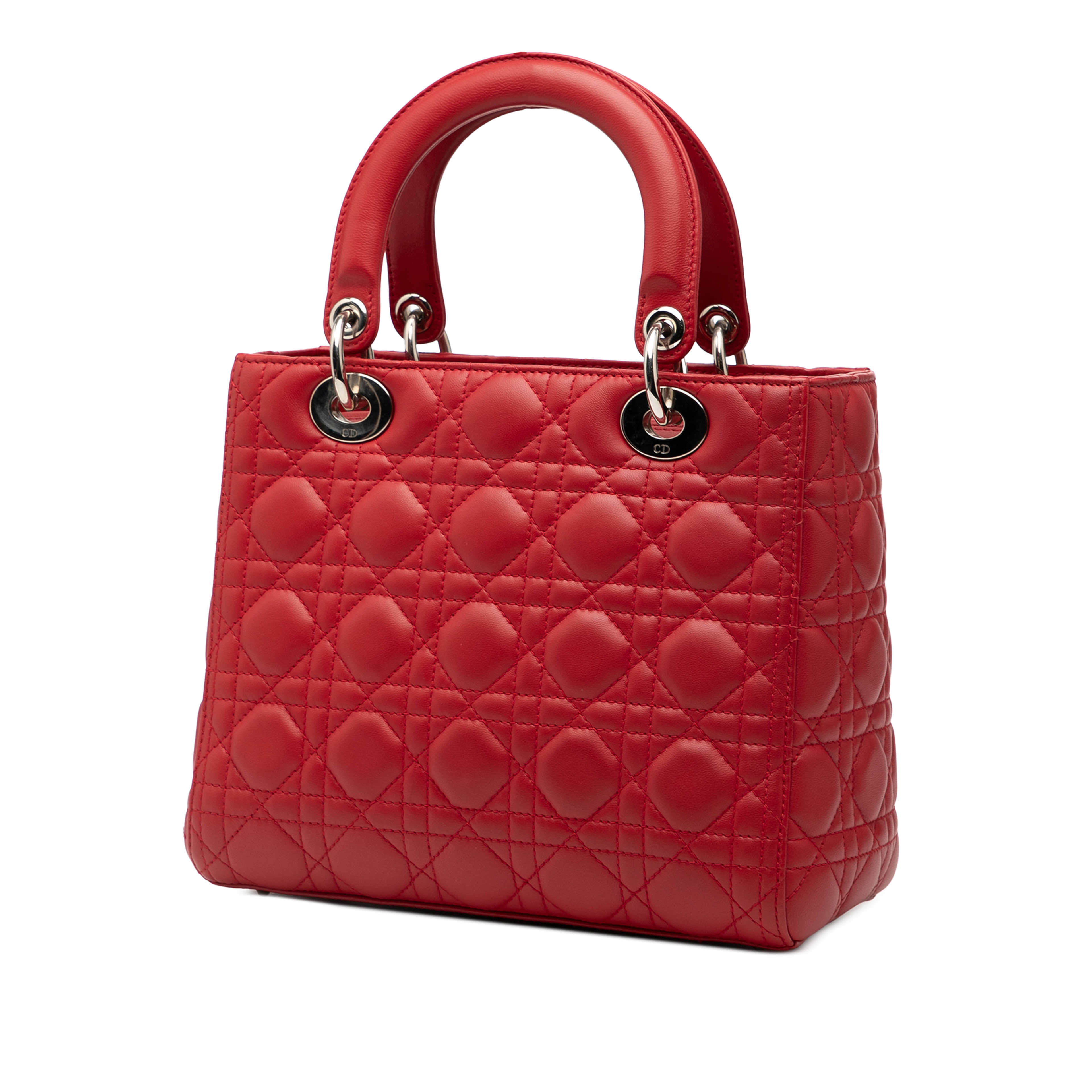 Dior Medium Lambskin Cannage Lady Dior, från Luxclusif, i färgen red. Klicka för att öppna bilden i stort format