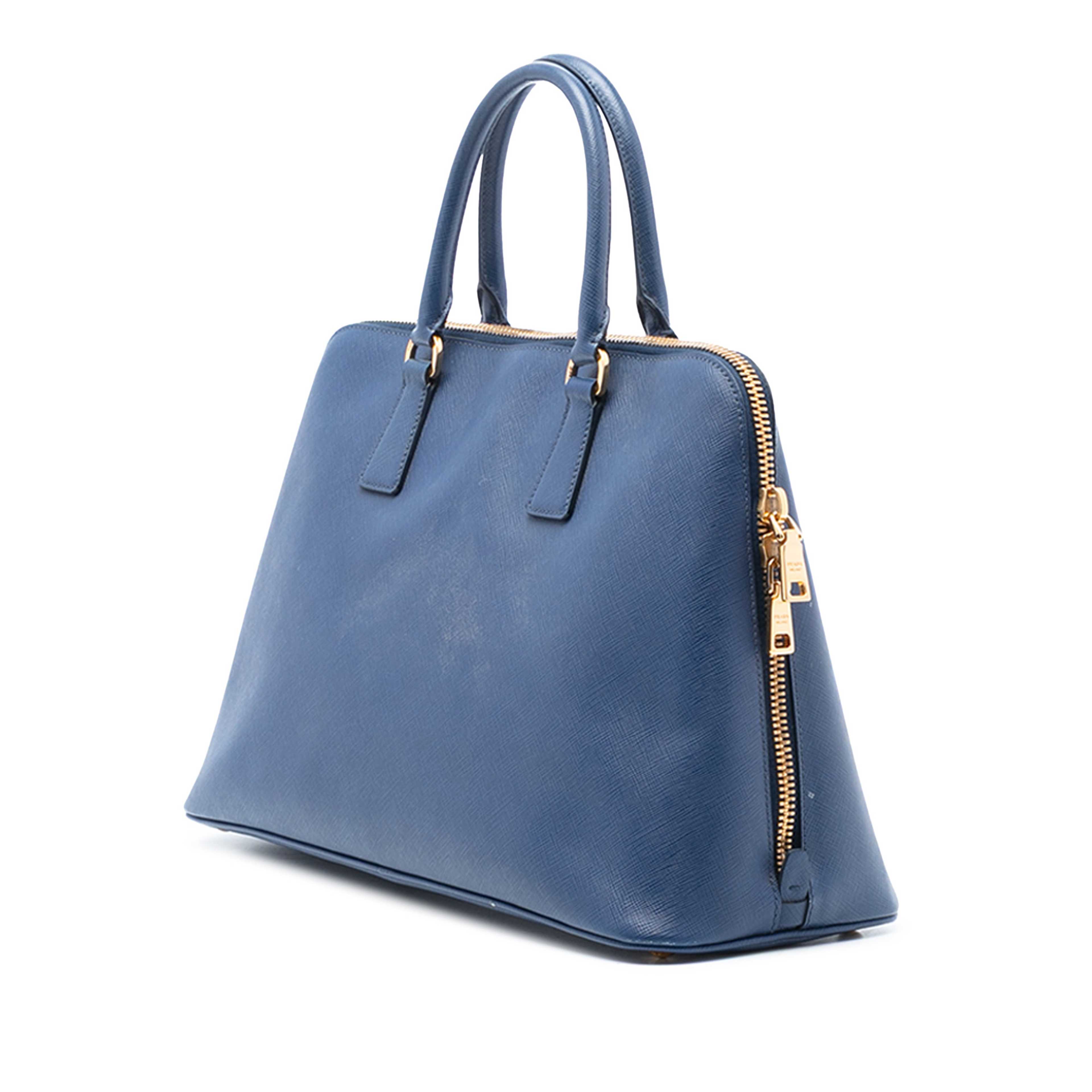 Prada Large Saffiano Lux Promenade Satchel, från Luxclusif, i färgen blå. Klicka för att öppna bilden i stort format