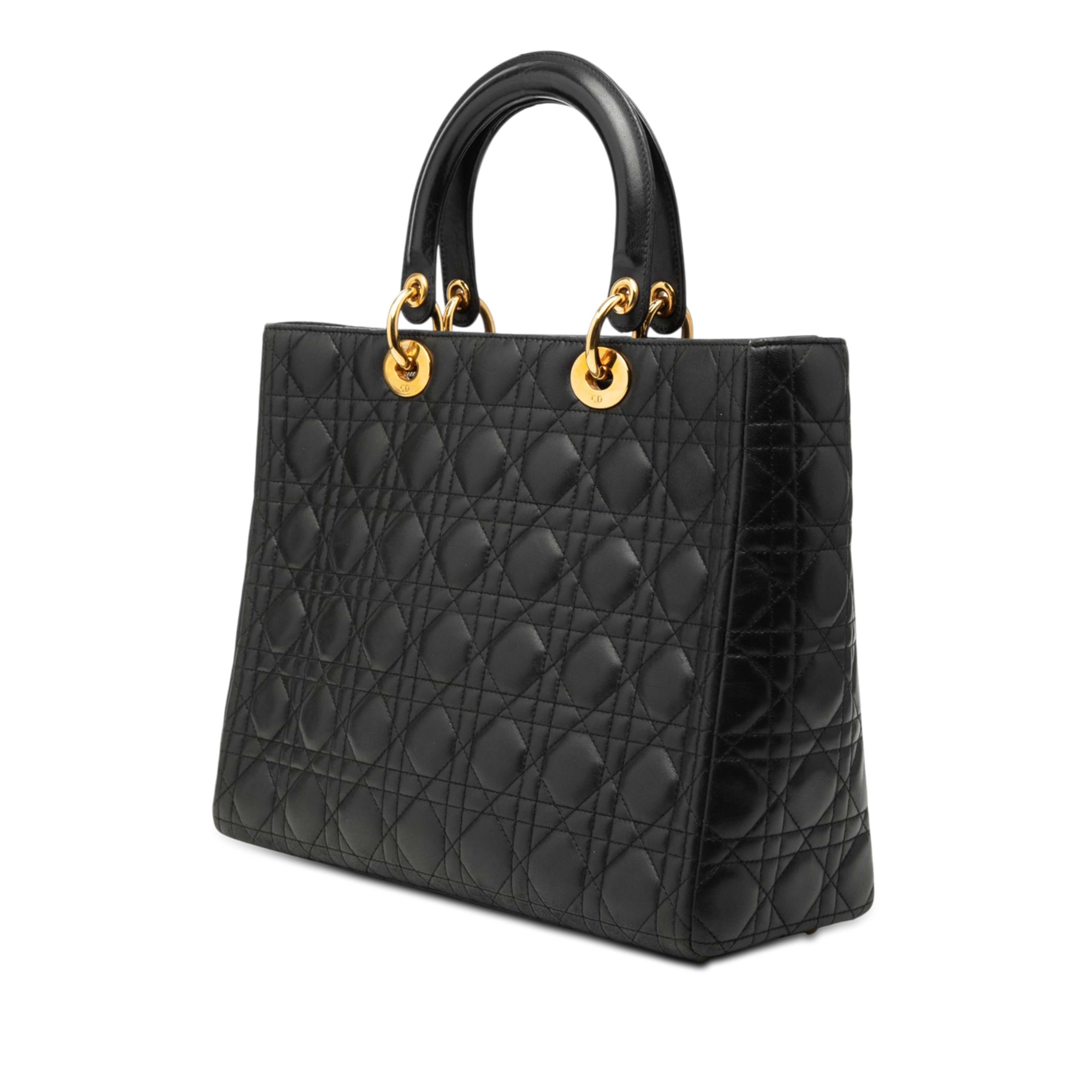 Dior Large Lambskin Cannage Lady Dior, från Luxclusif, i färgen svart. Klicka för att öppna bilden i stort format