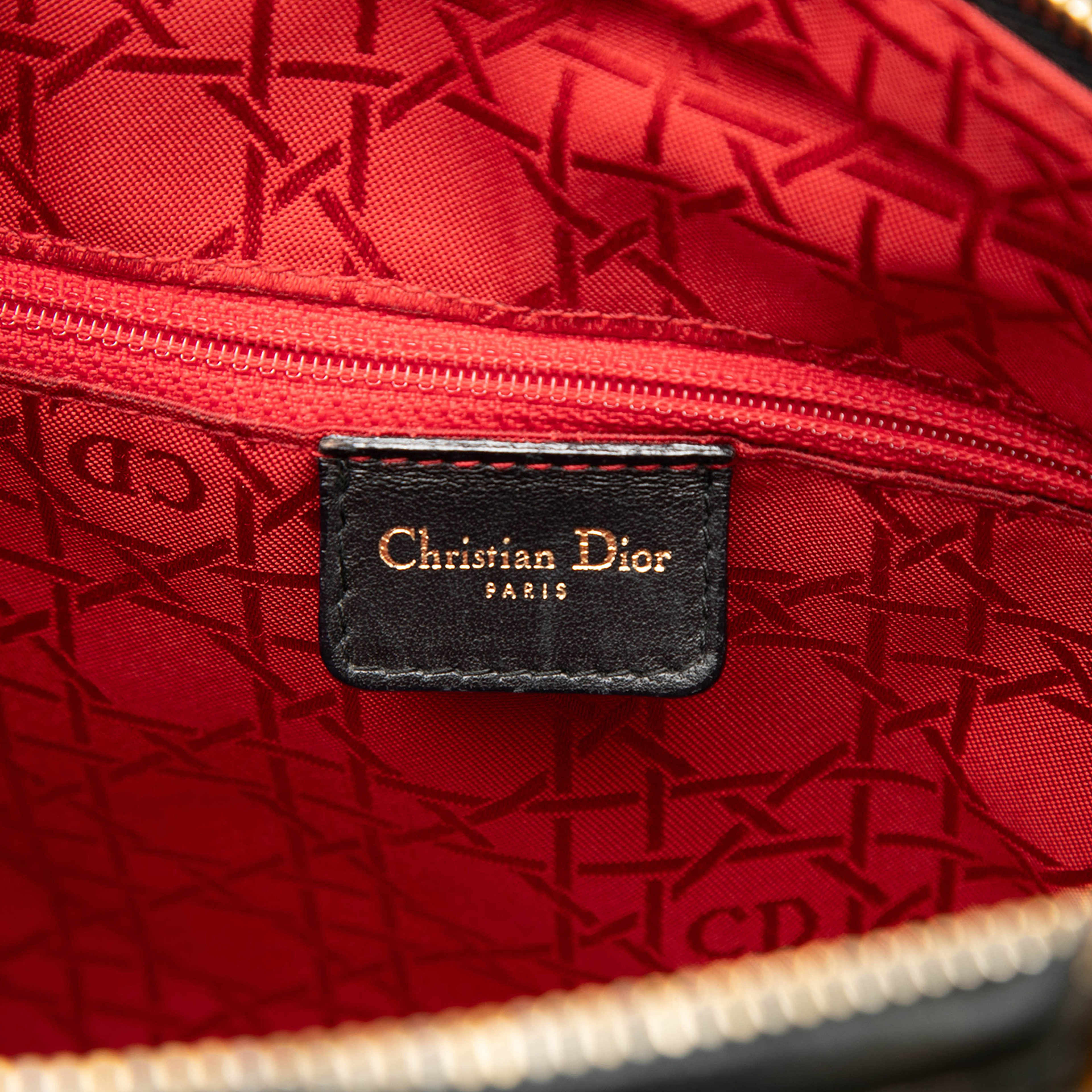 Dior Large Lambskin Cannage Lady Dior, från Luxclusif, i färgen black. Klicka för att öppna bilden i stort format