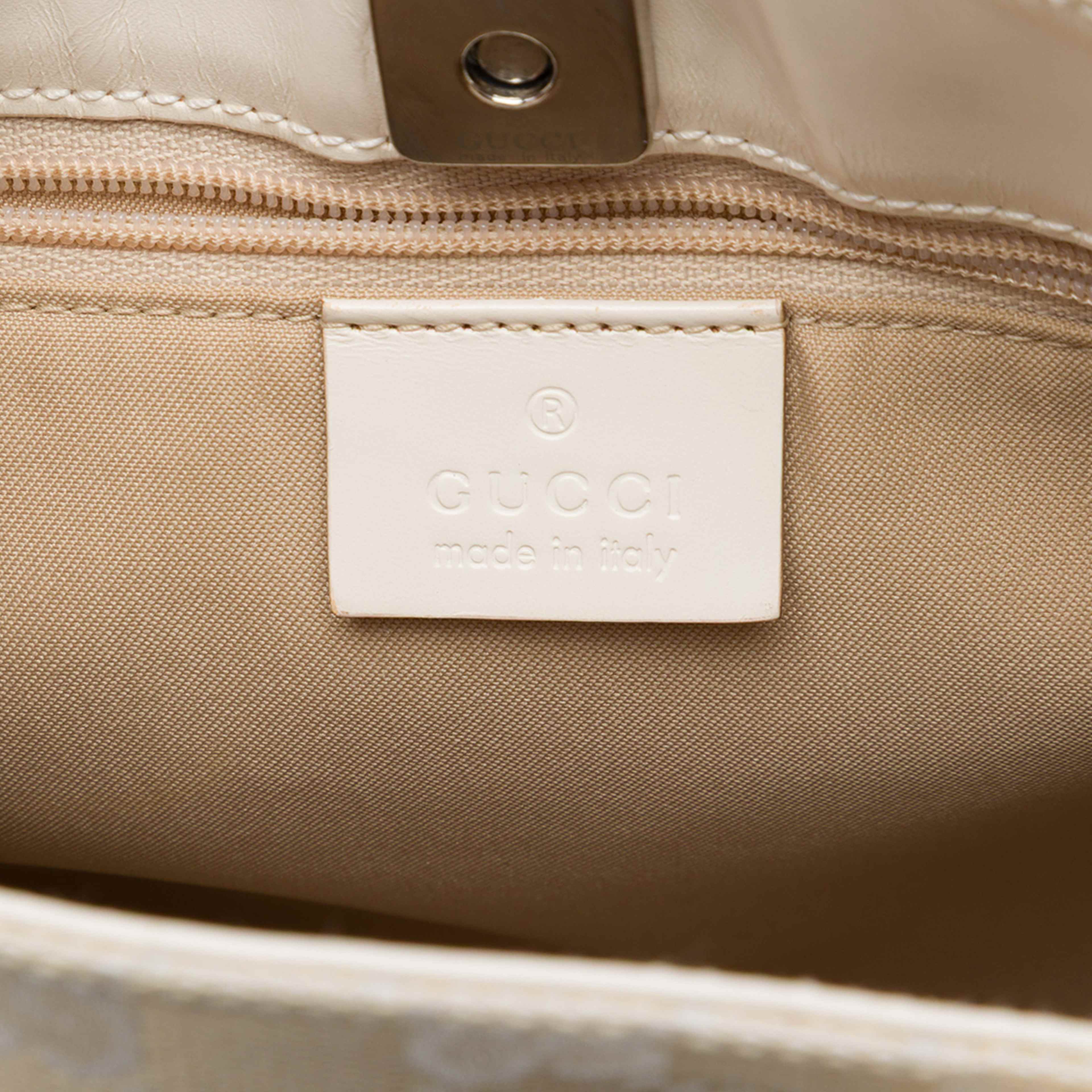 Gucci Gg Canvas Shoulder Bag, från Luxclusif, i färgen brun. Klicka för att öppna bilden i stort format