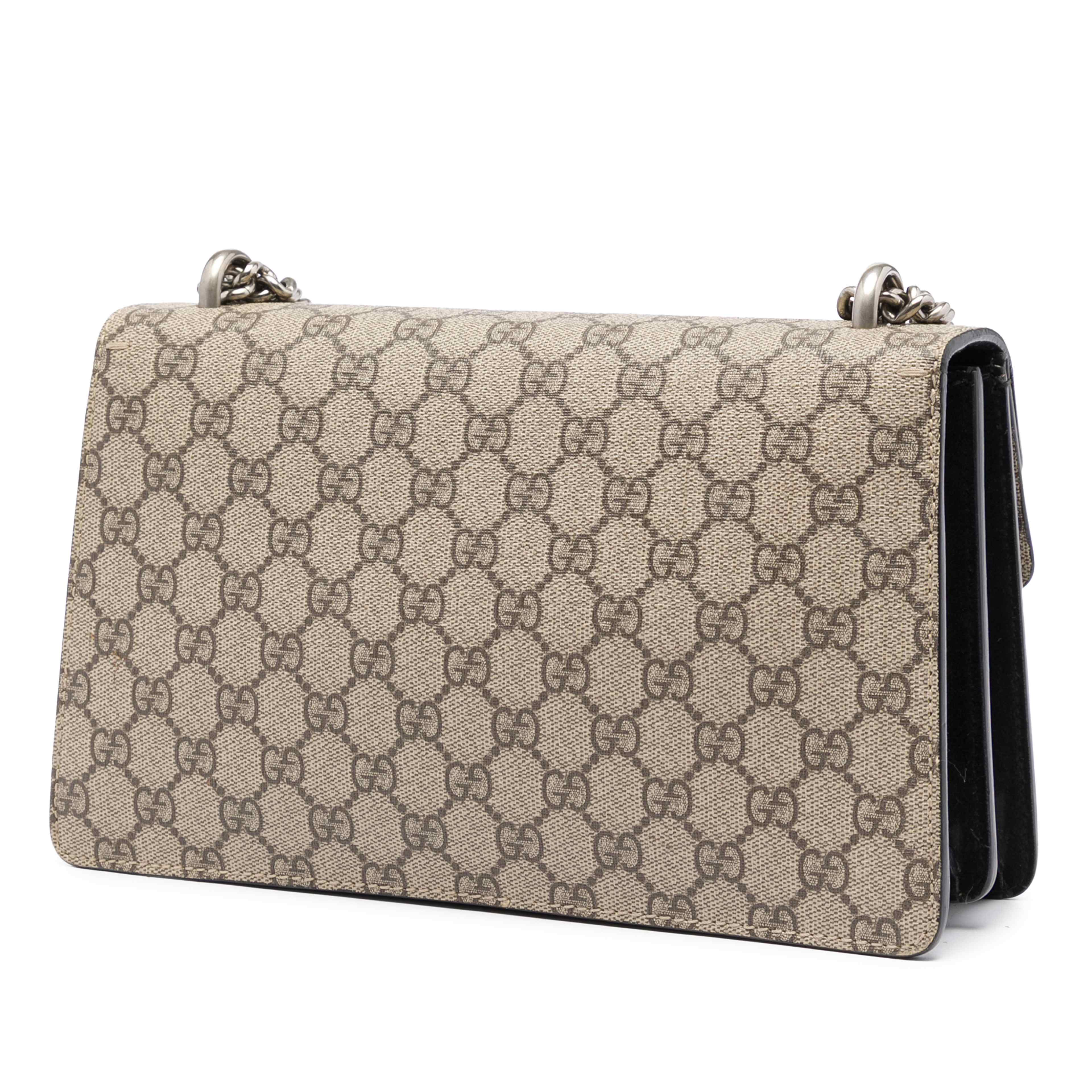 Gucci Medium Gg Supreme Dionysus Shoulder Bag, från Luxclusif, i färgen beige. Klicka för att öppna bilden i stort format