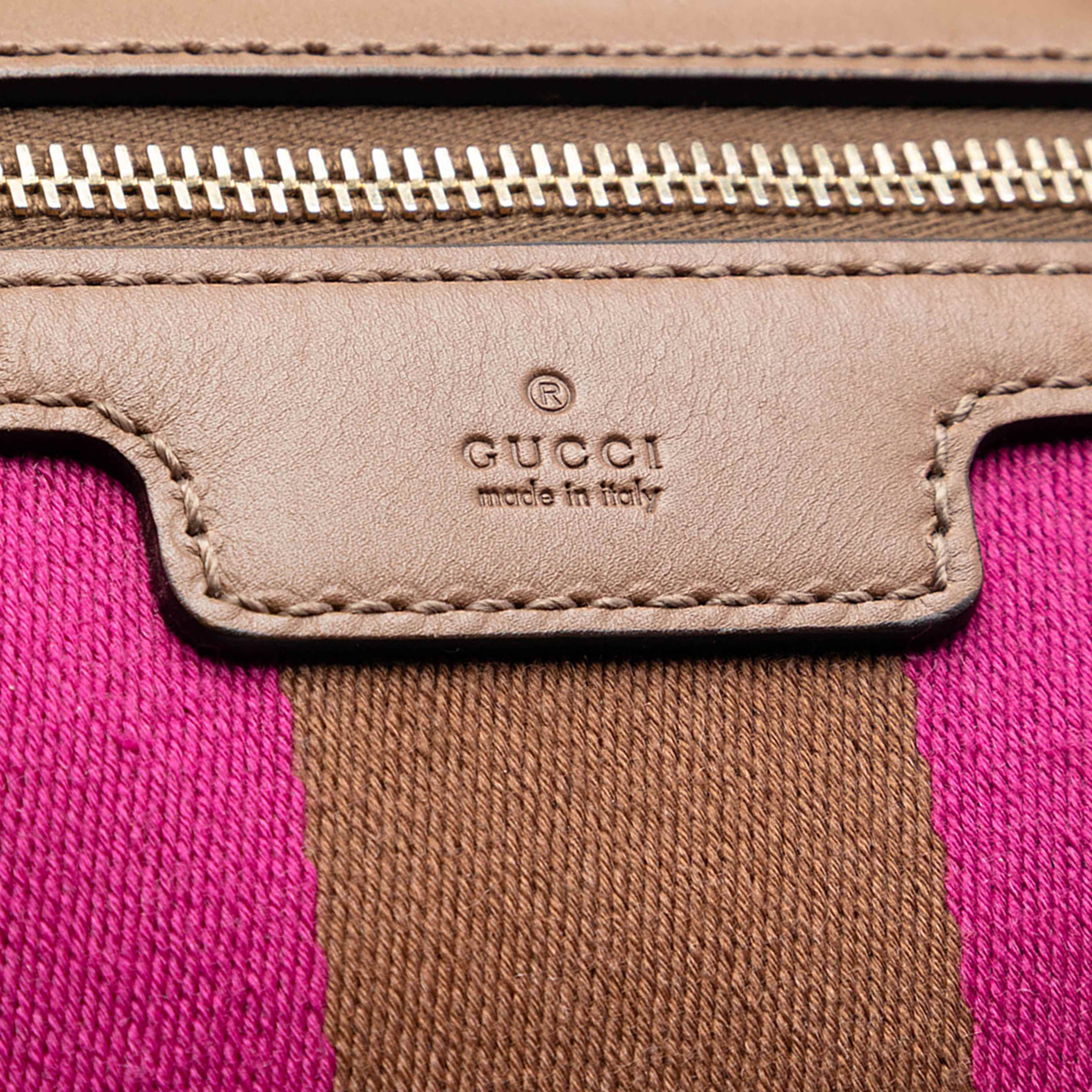 Gucci Medium Gg Canvas Web Joy Boston Bag, från Luxclusif, i färgen beige. Klicka för att öppna bilden i stort format