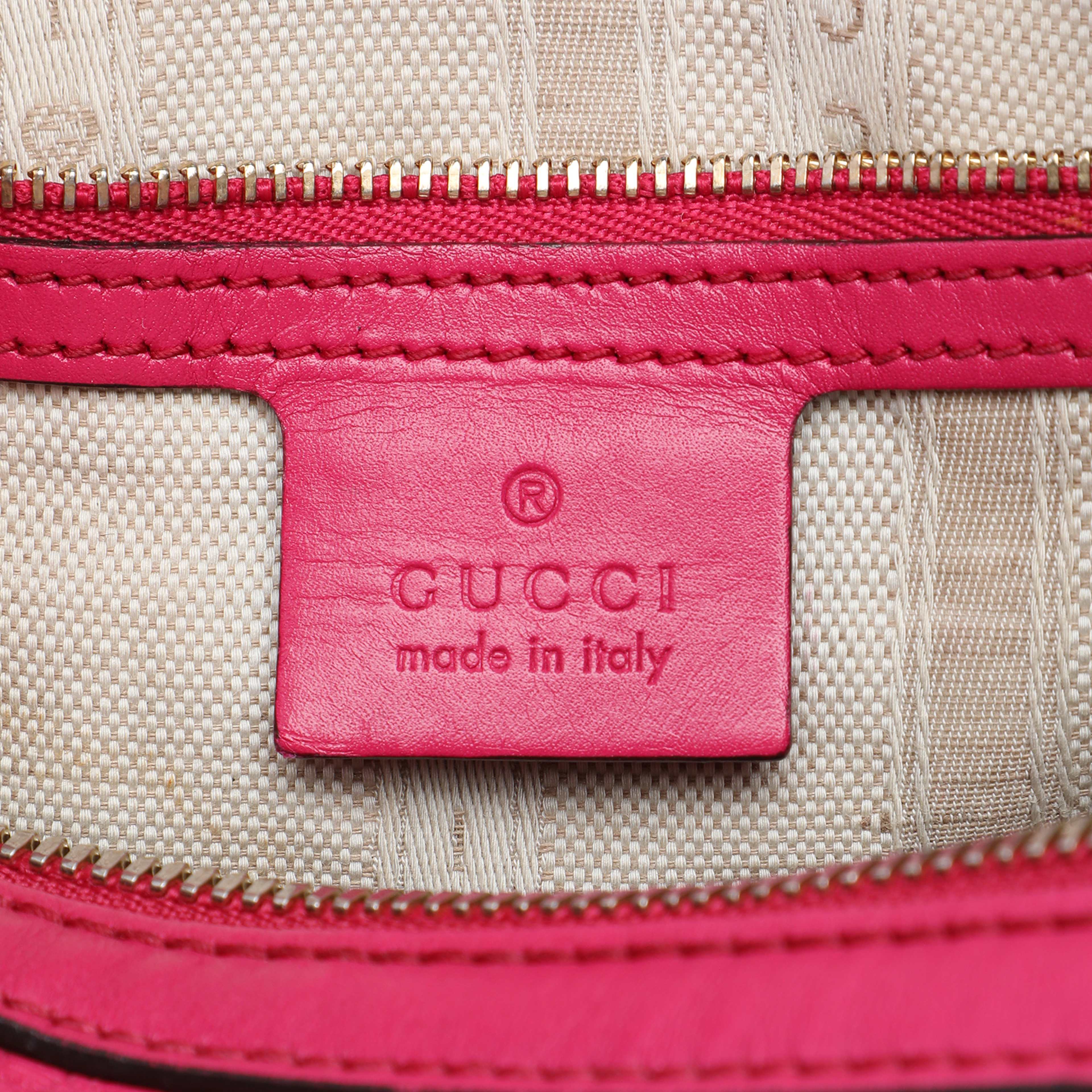 Gucci Diamante Bright Calfskin Boston Bag, från Luxclusif, i färgen rosa. Klicka för att öppna bilden i stort format