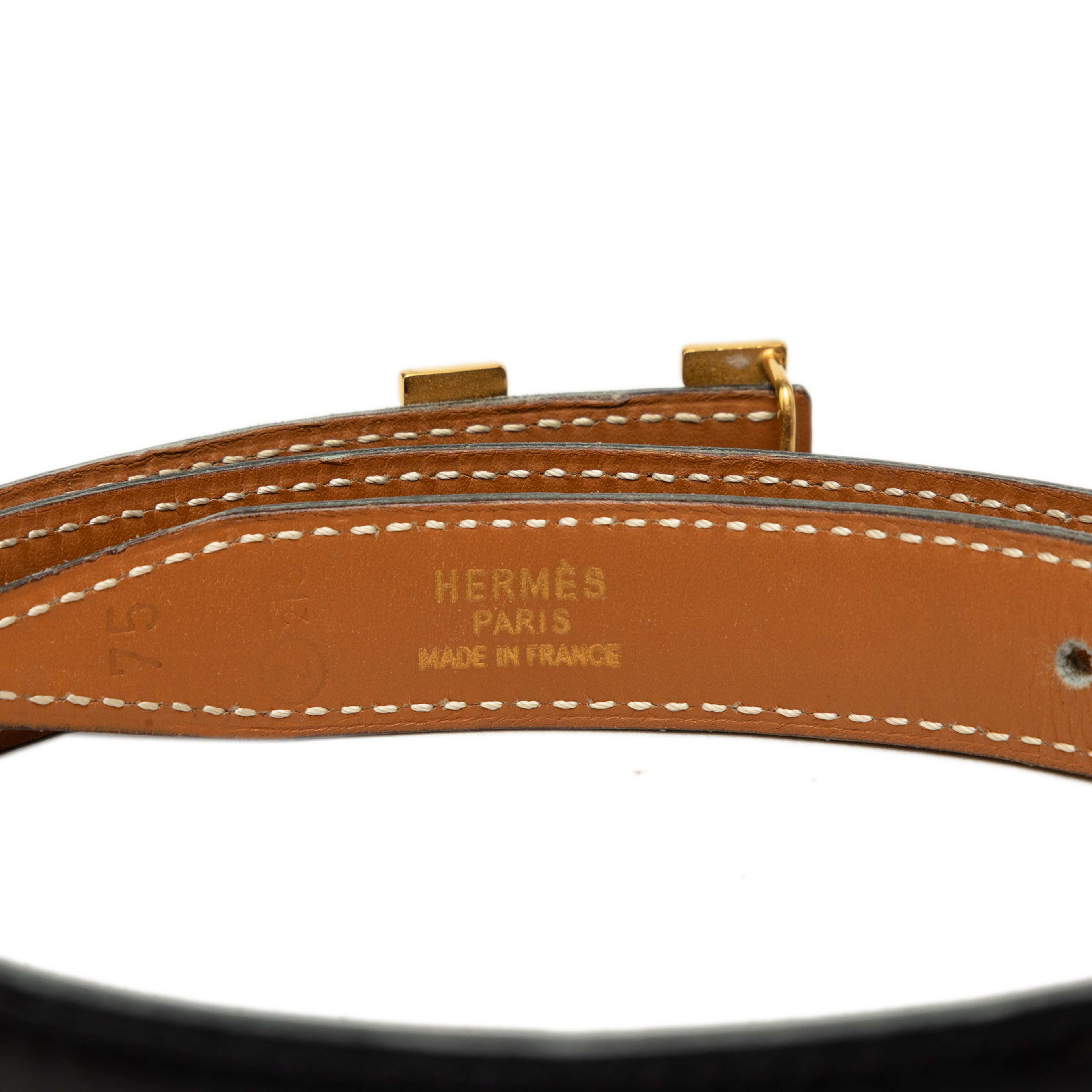 Hermès Box Calf And Courchevel Constance H Reversible Belt, från Luxclusif, i färgen svart. Klicka för att öppna bilden i stort format