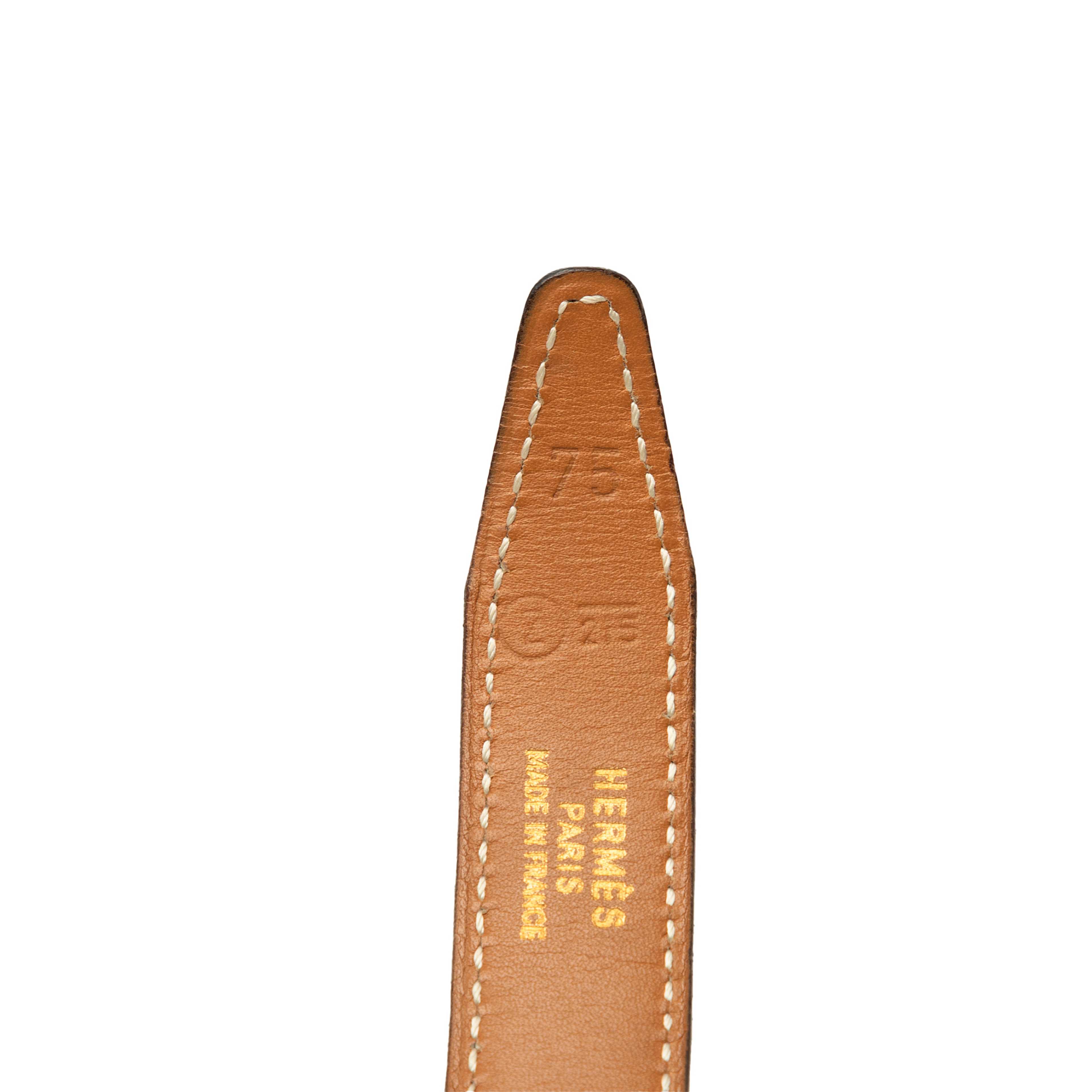 Hermès Box Calf And Courchevel Constance H Reversible Belt, från Luxclusif, i färgen svart. Klicka för att öppna bilden i stort format