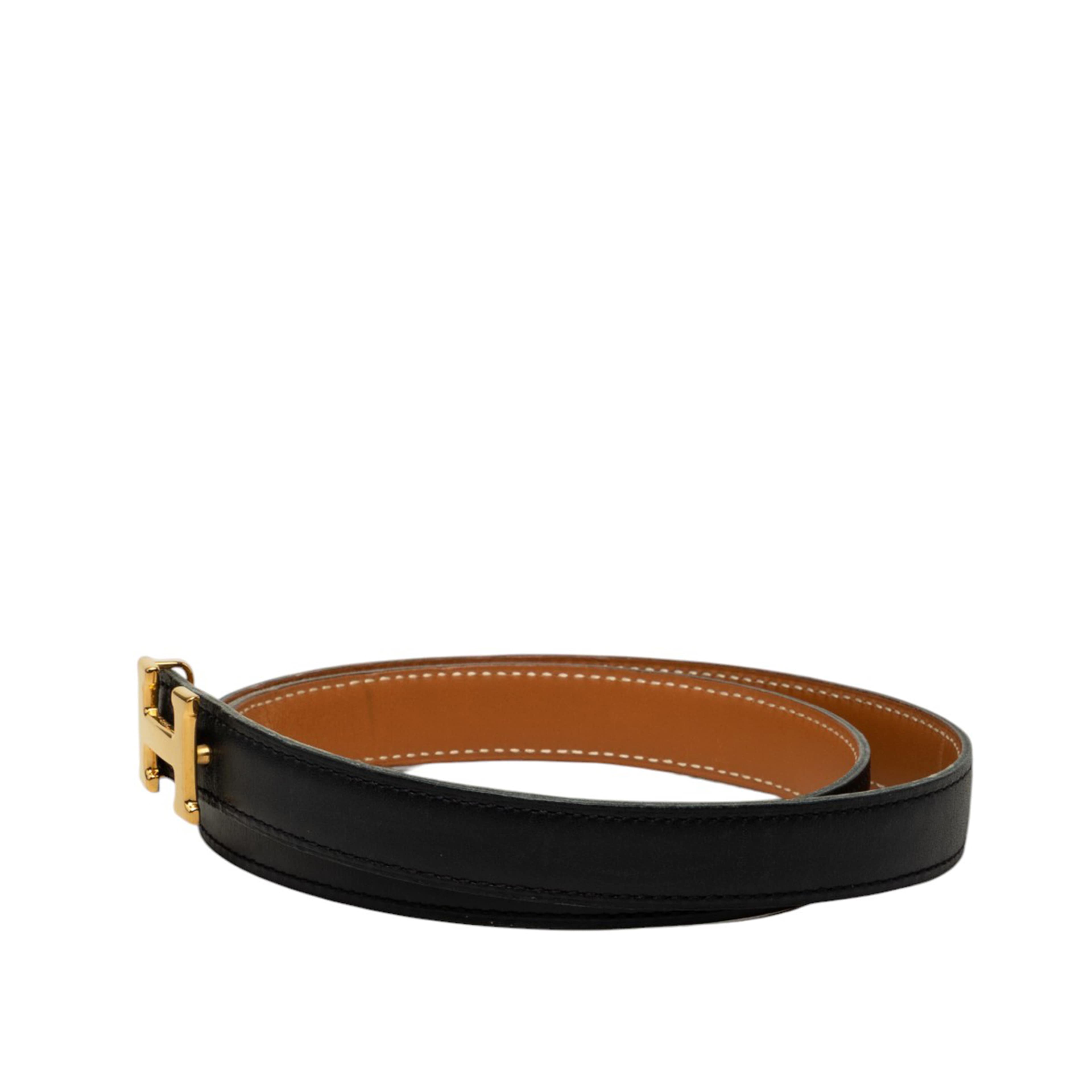 Hermès Box Calf And Courchevel Constance H Reversible Belt, från Luxclusif, i färgen svart. Klicka för att öppna bilden i stort format